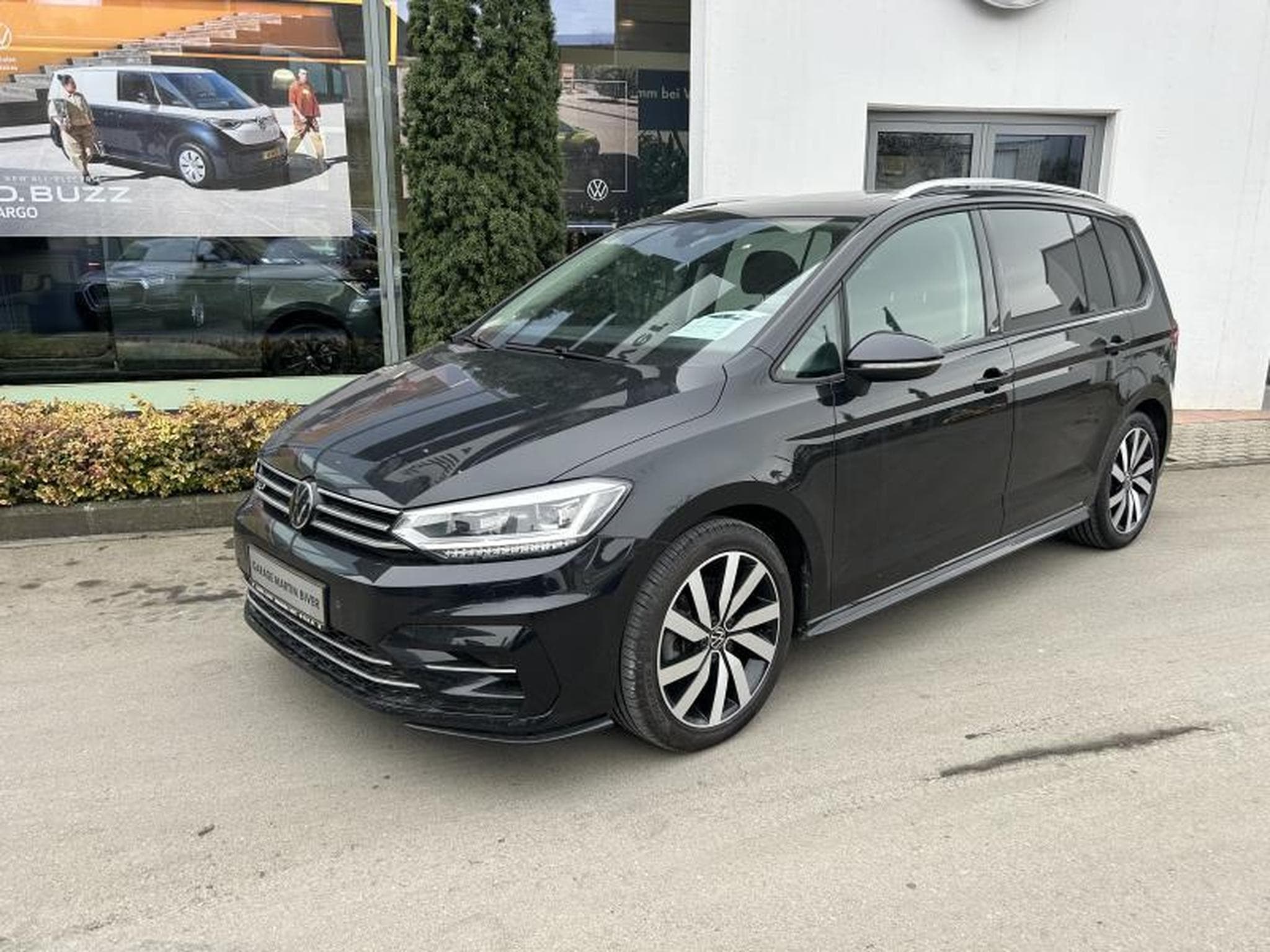 VW Touran Life 1.5 TSI DSG (2024) - Photo 3