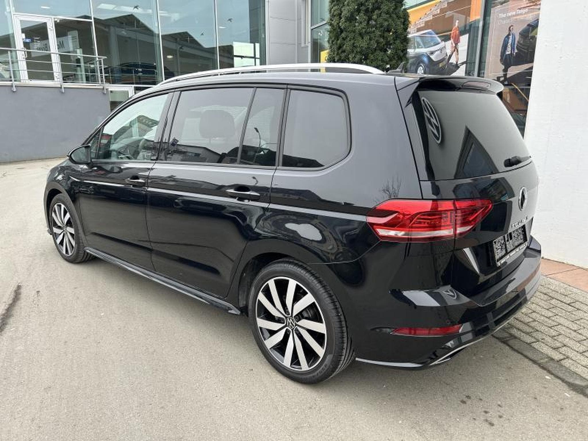 VW Touran Life 1.5 TSI DSG (2024) - Photo 5