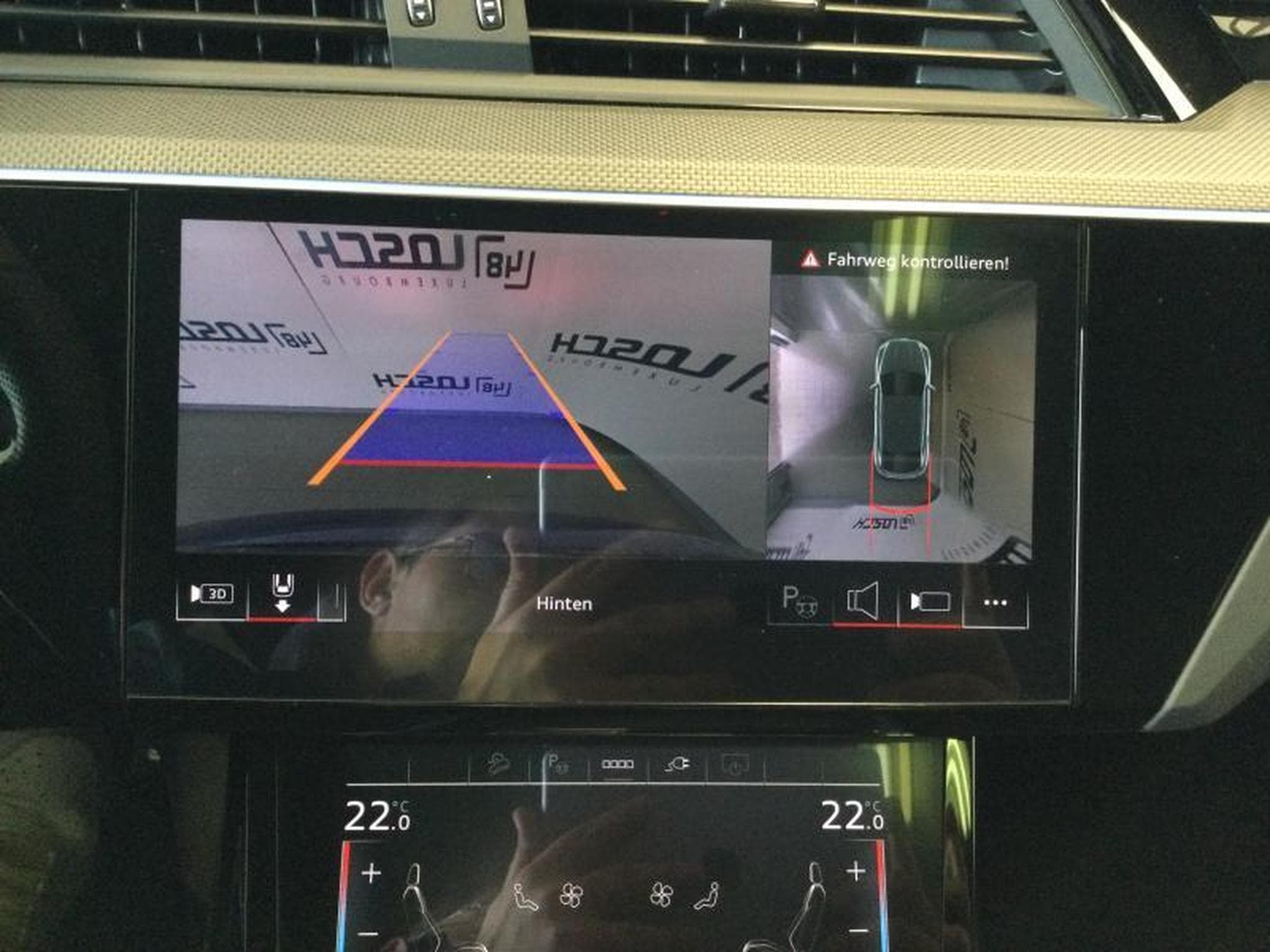 Audi Q8 Sportback e-tron s-line (2025) - Photo 11