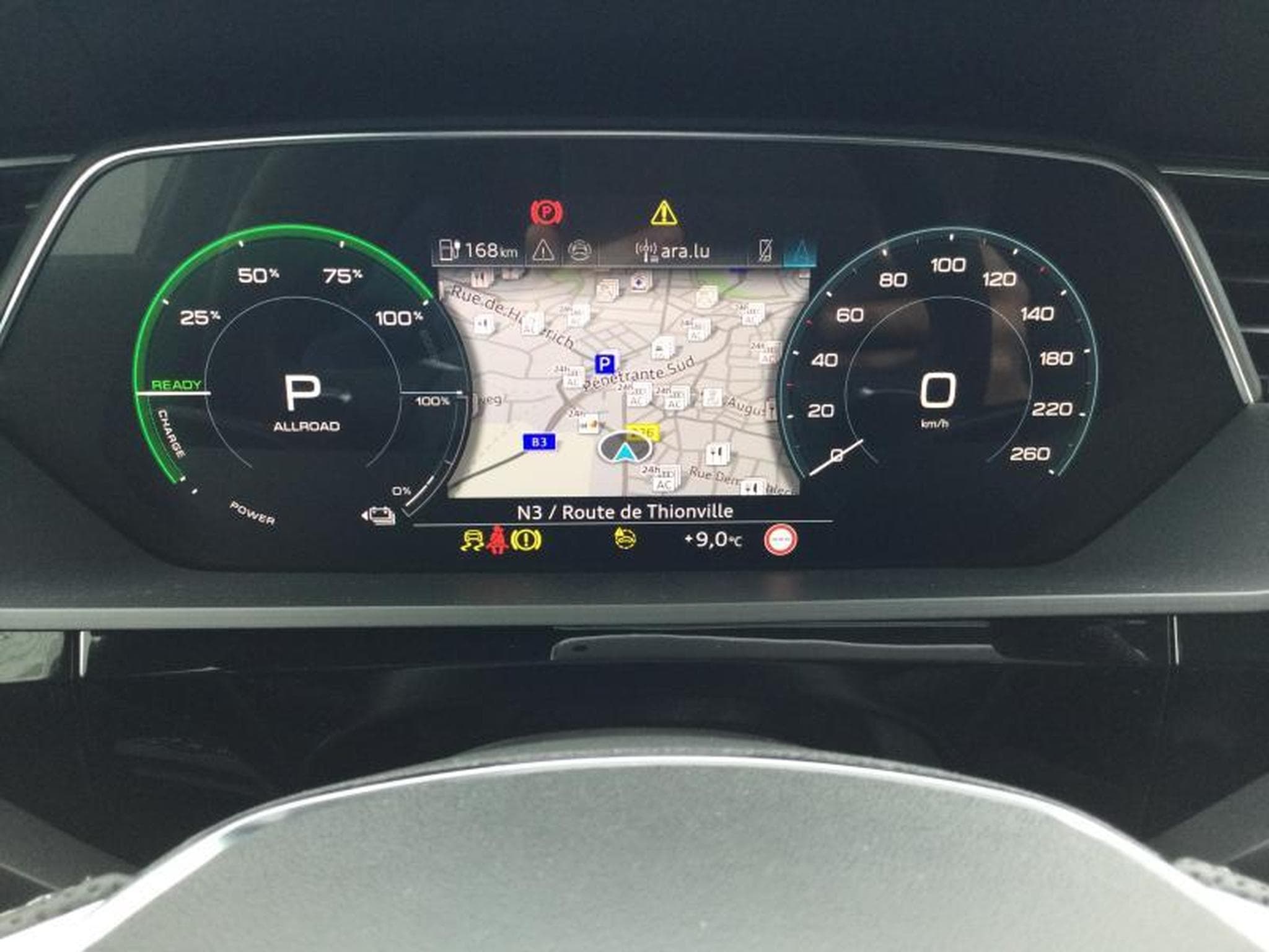 Audi Q8 Sportback e-tron s-line (2025) - Photo 12