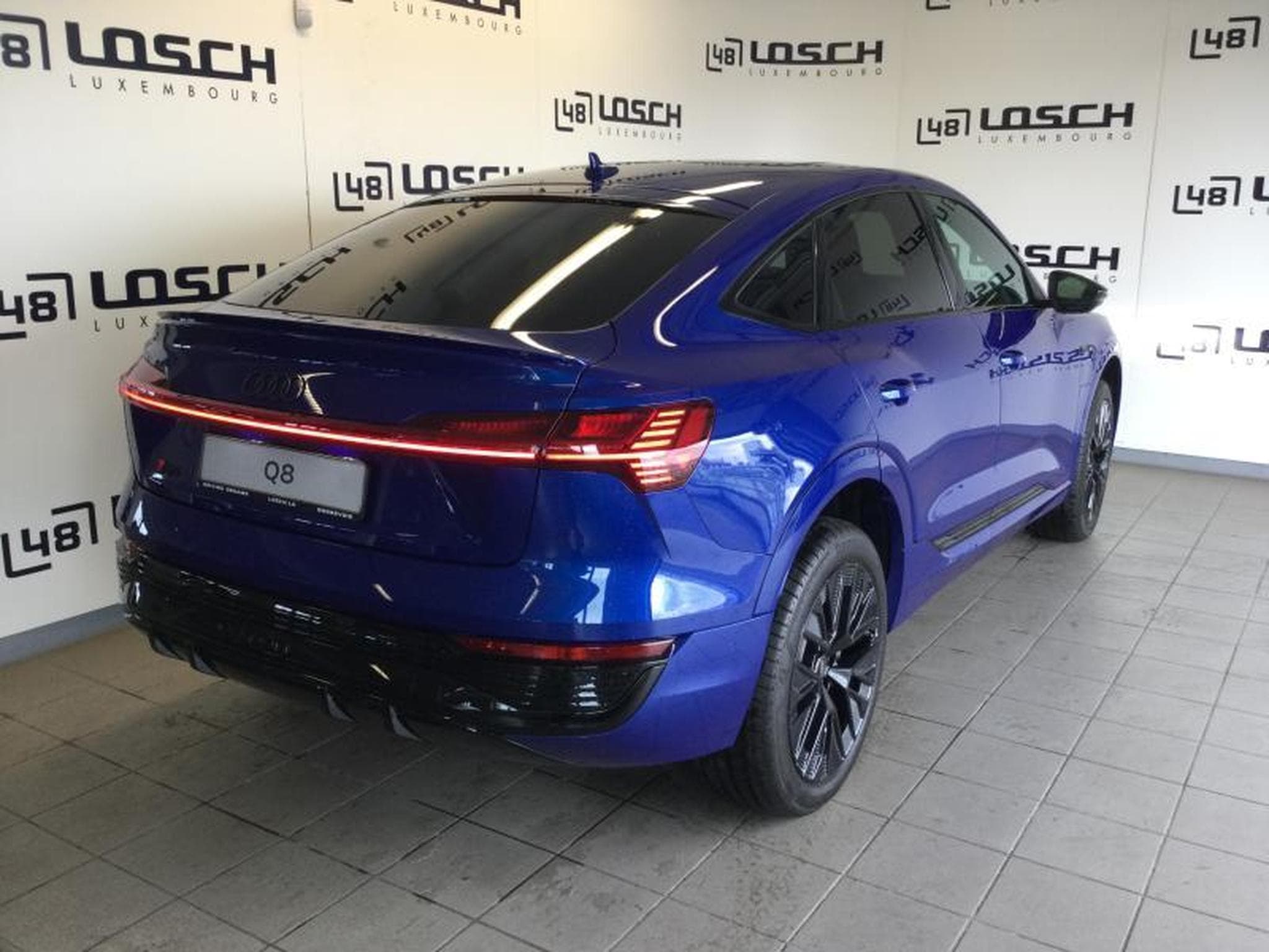 Audi Q8 Sportback e-tron s-line (2025) - Photo 3