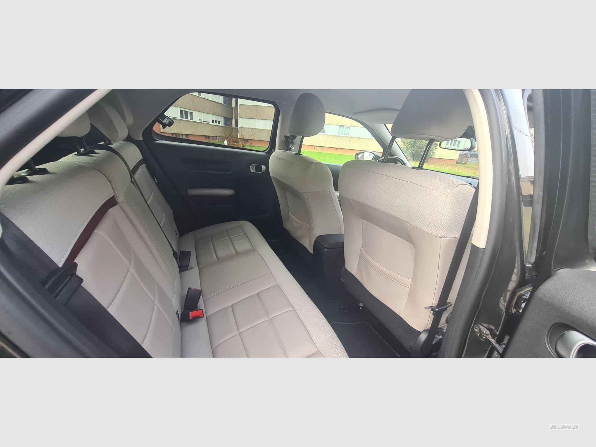Citroën C4 Cactus PURETECH (2019) - Photo 8