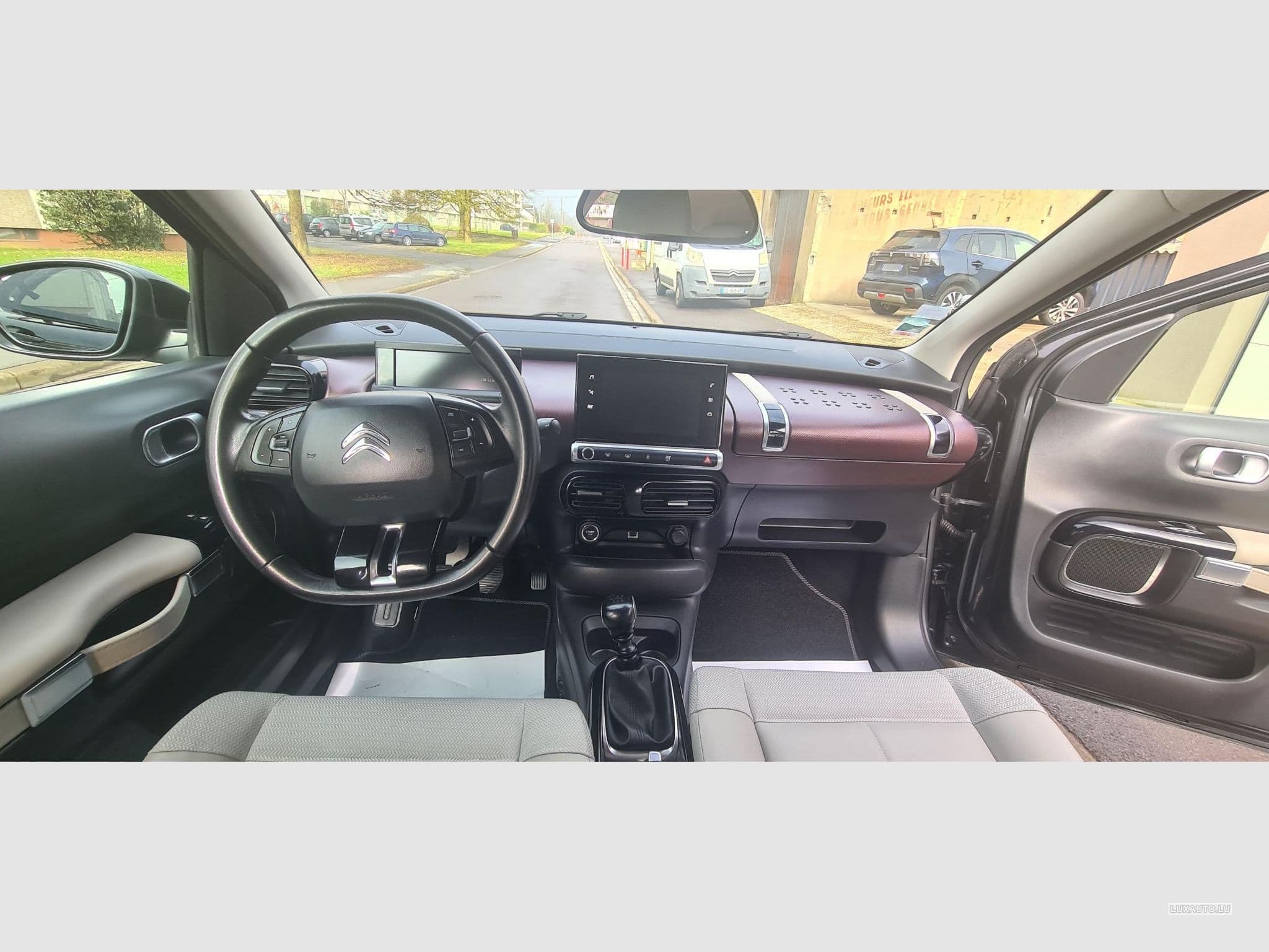 Citroën C4 Cactus PURETECH (2019) - Photo 9