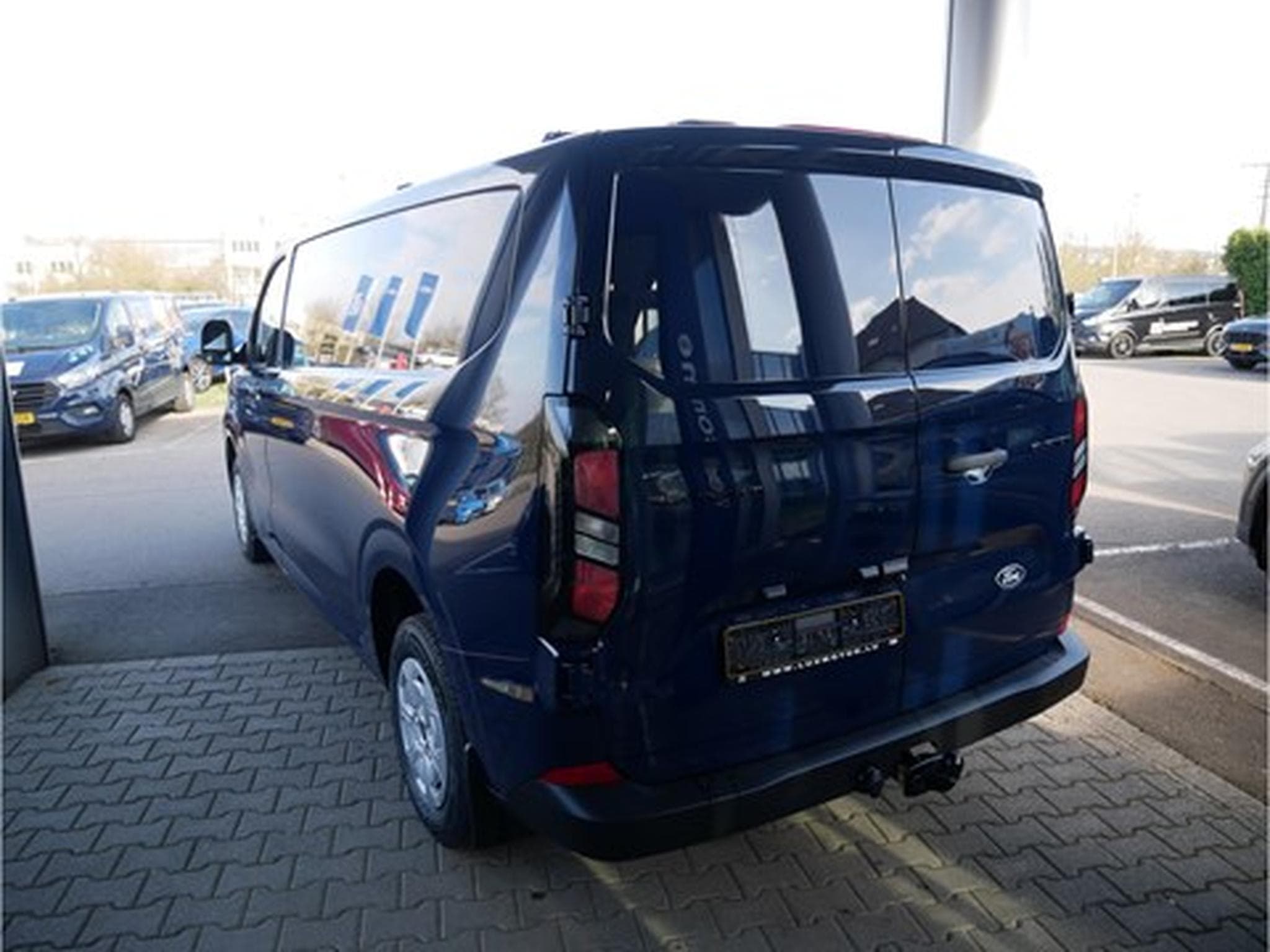 Ford Transit FOURGON 320L TREND 2.0TD136cv M6 FWD LWB  L2/H1 (2025) - Photo 3