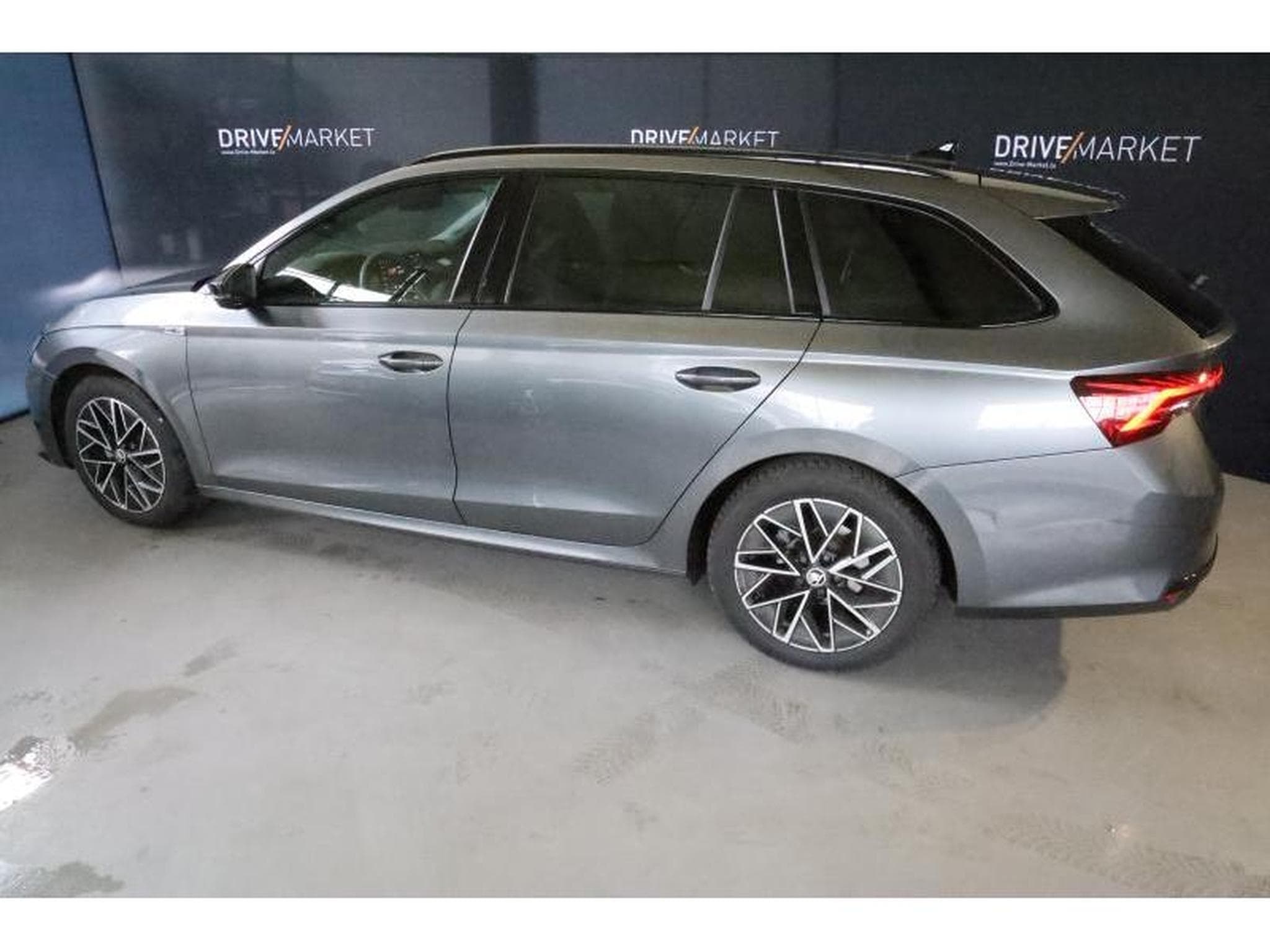 Skoda Octavia Sportline (2024) - Photo 3