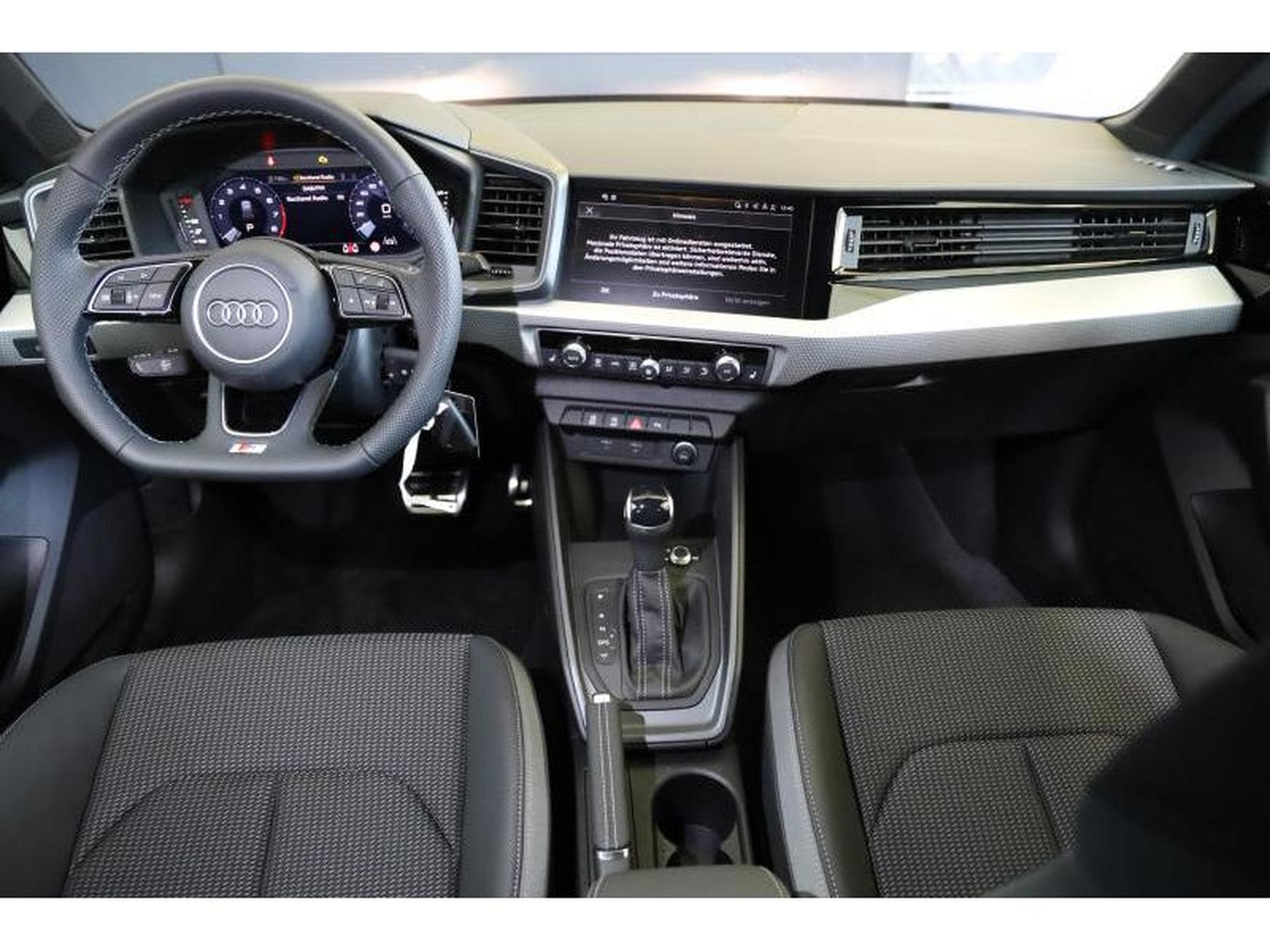 Audi A1 Sportback S Line (2024) - Photo 2