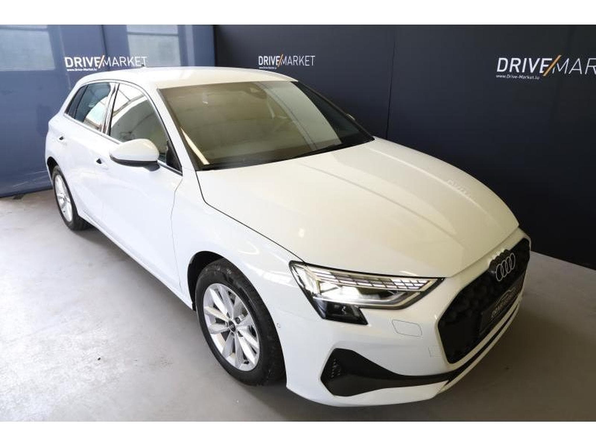 Audi A3 Sportback S Line (2024) - Photo 1
