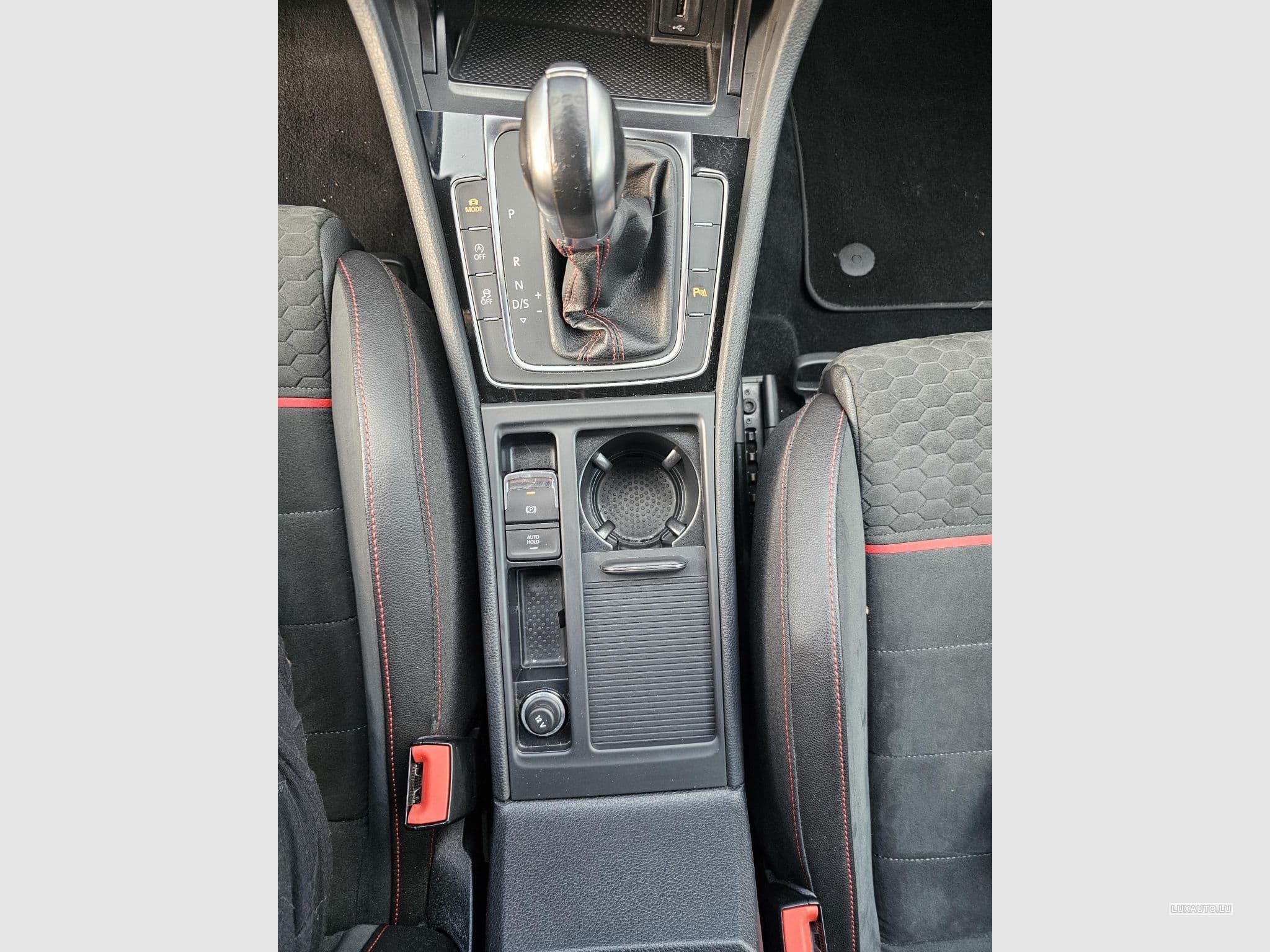 VW Golf GTI Performance (2018) - Photo 3