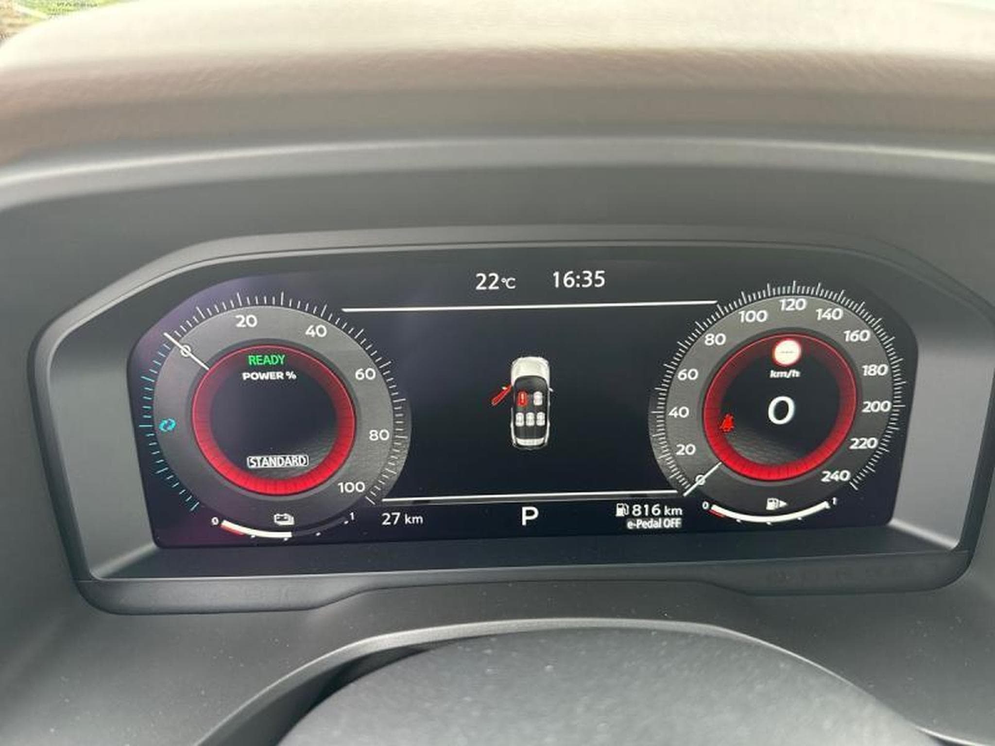 Nissan X-Trail TEKNA (2024) - Photo 11