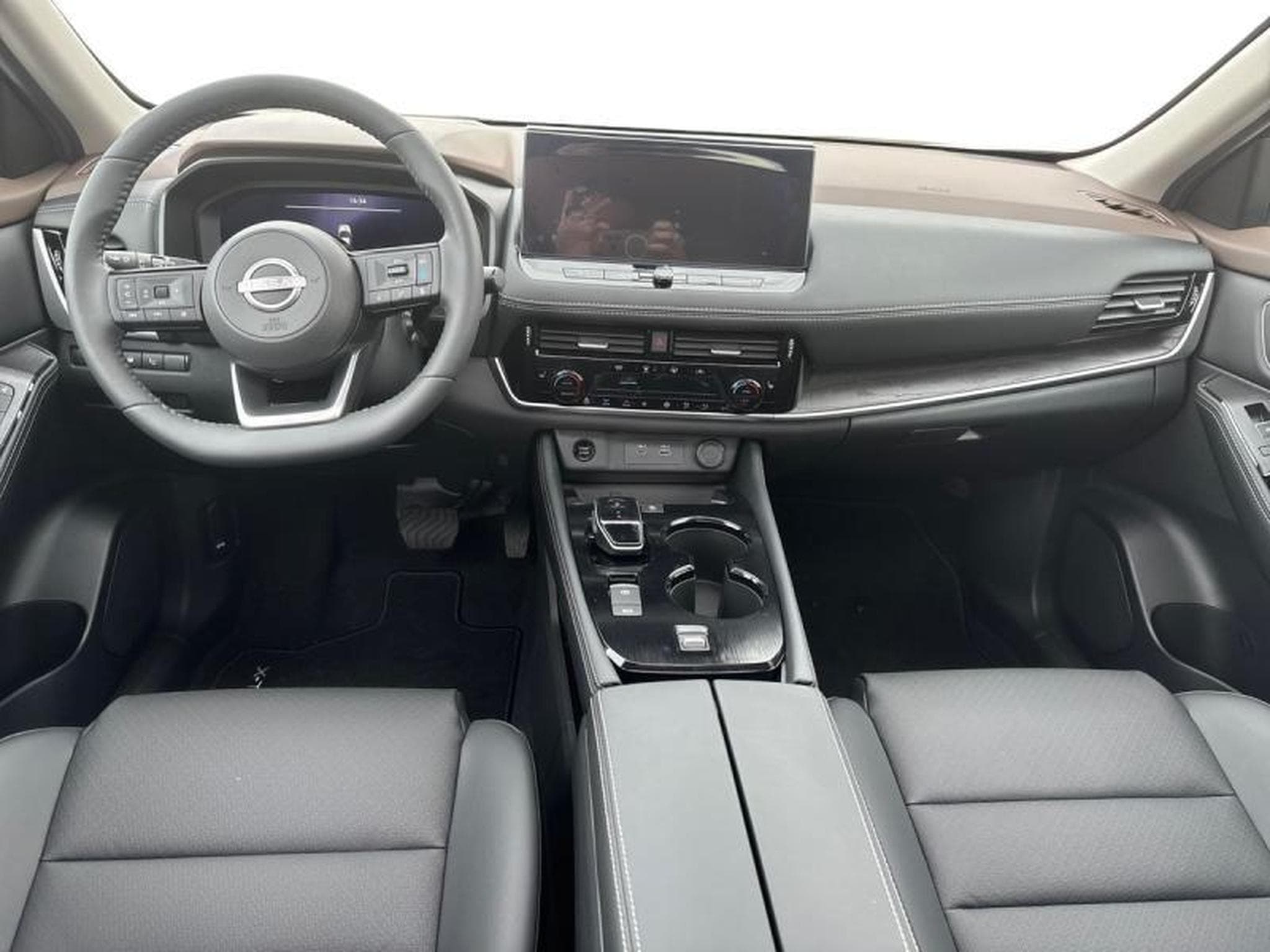 Nissan X-Trail TEKNA (2024) - Photo 9
