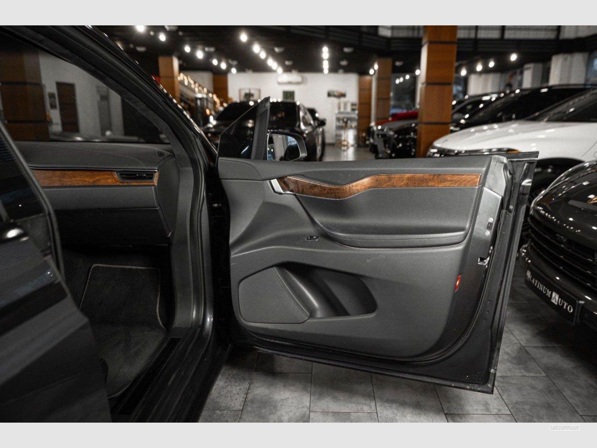 Tesla Model X Long Range 100 kWh Dual Motors (2019) - Photo 9