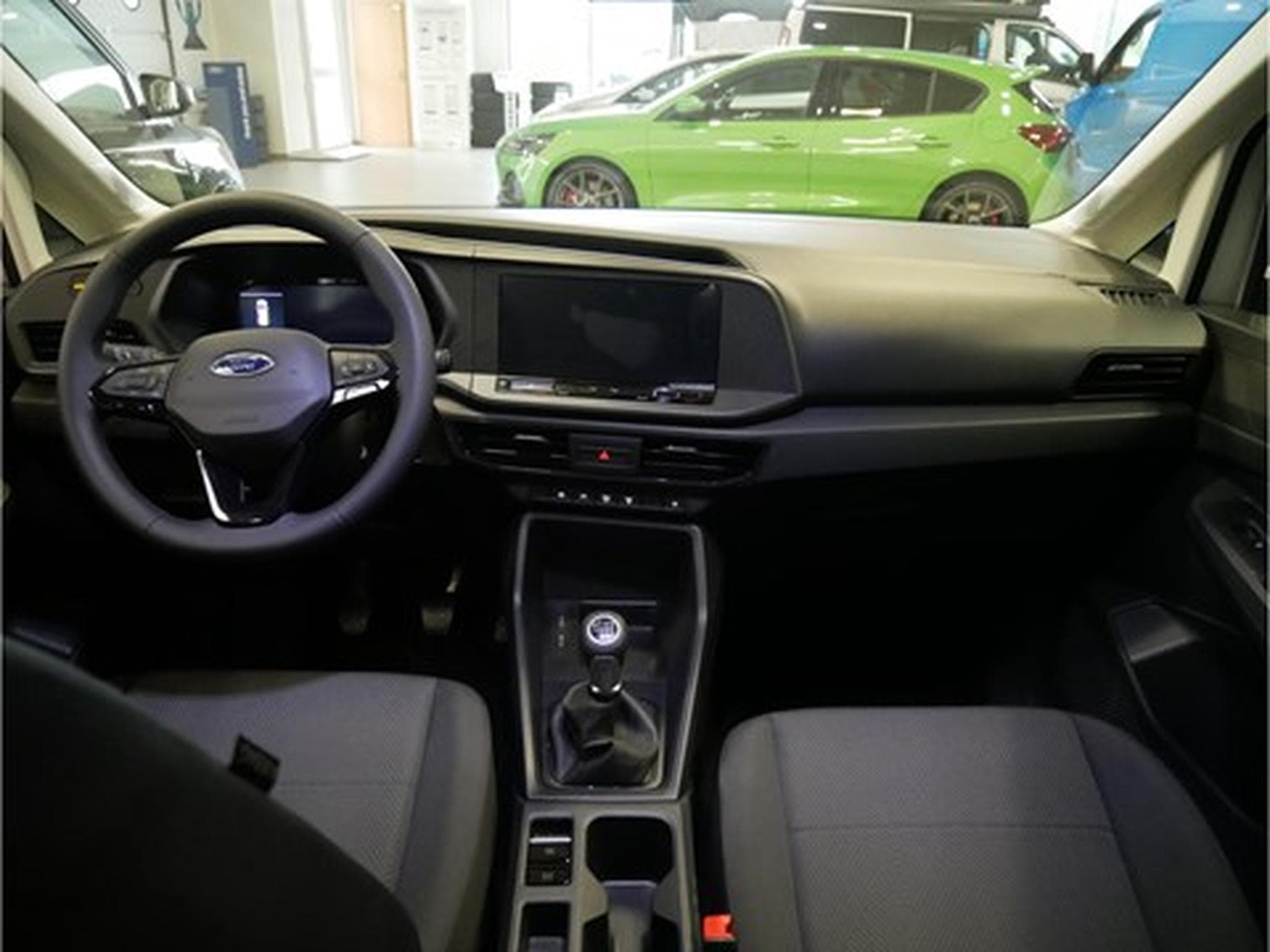 Ford Tourneo Trend 2.0 EcoBlue 102PS M6 (2025) - Photo 4