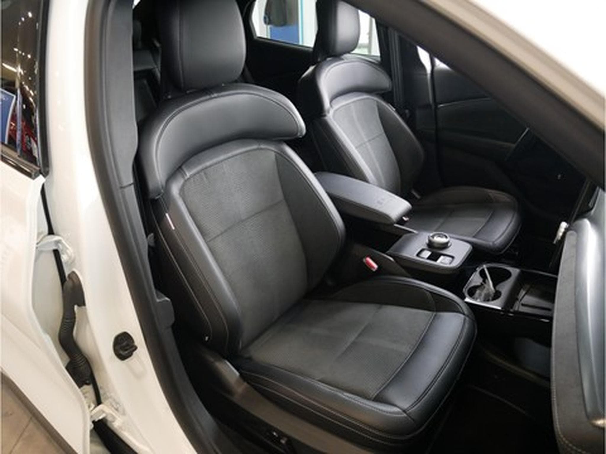 Ford Mustang Mach-E GT 99kWh Extended Range 487ch/258kW - A1 (2024) - Photo 7