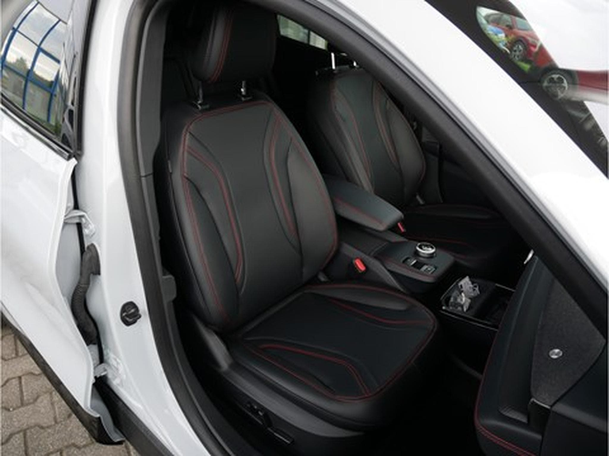 Ford Mustang Mach-E Premium AWD 99kWh Extended Range 351ch/258kW - A1 (2025) - Photo 5