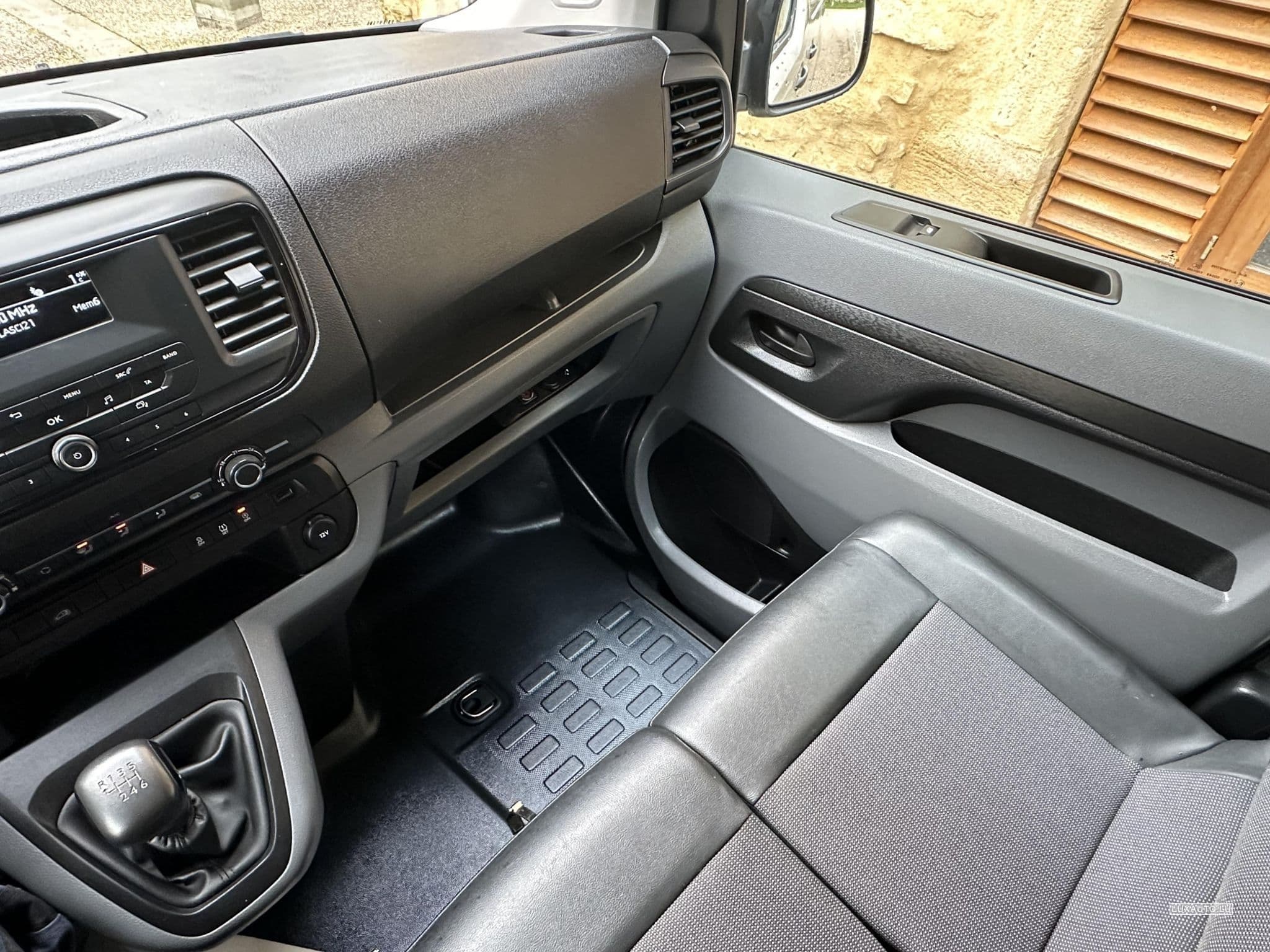 Peugeot Expert (2020) - Photo 9