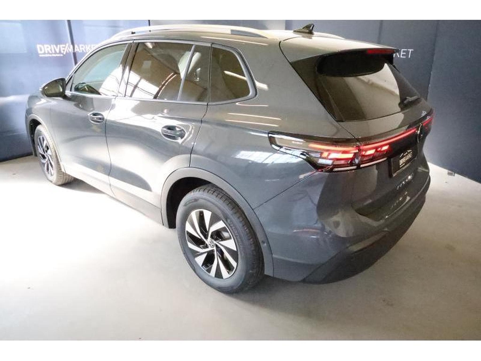 VW Tiguan Life (2025) - Photo 11