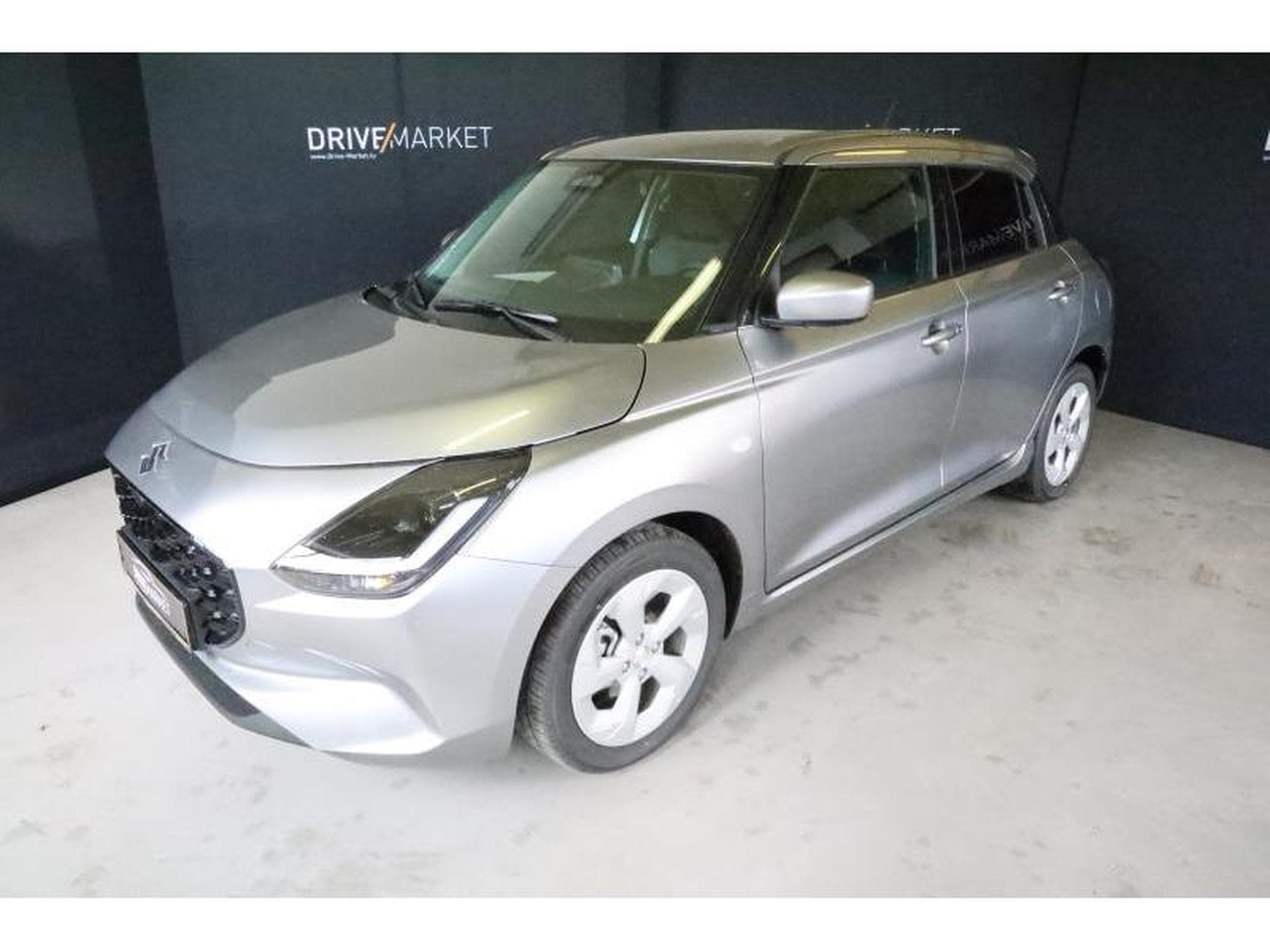 Suzuki Swift GL+ (2025) - Photo 6