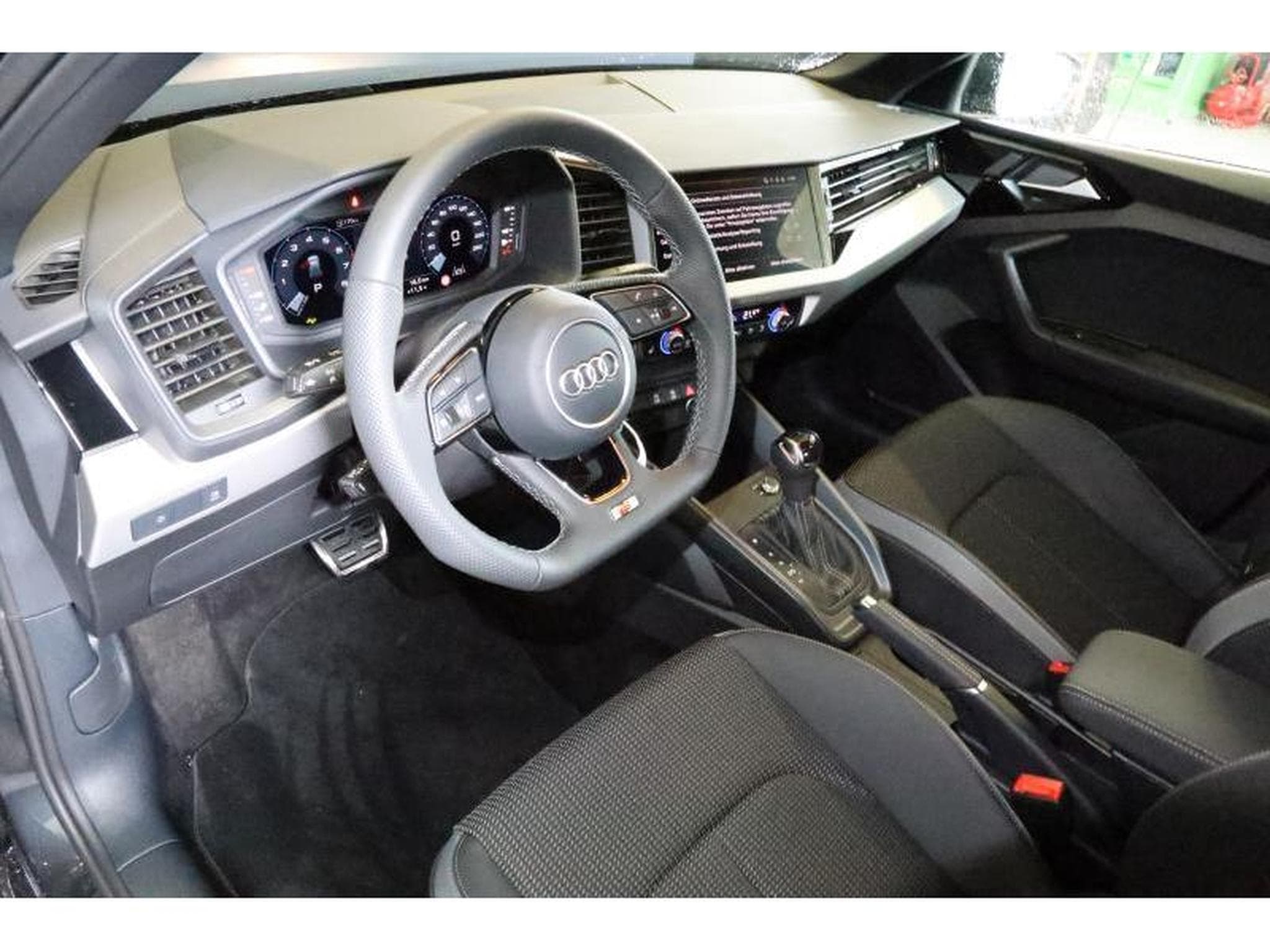 Audi A1 Advanced (2025) - Photo 16
