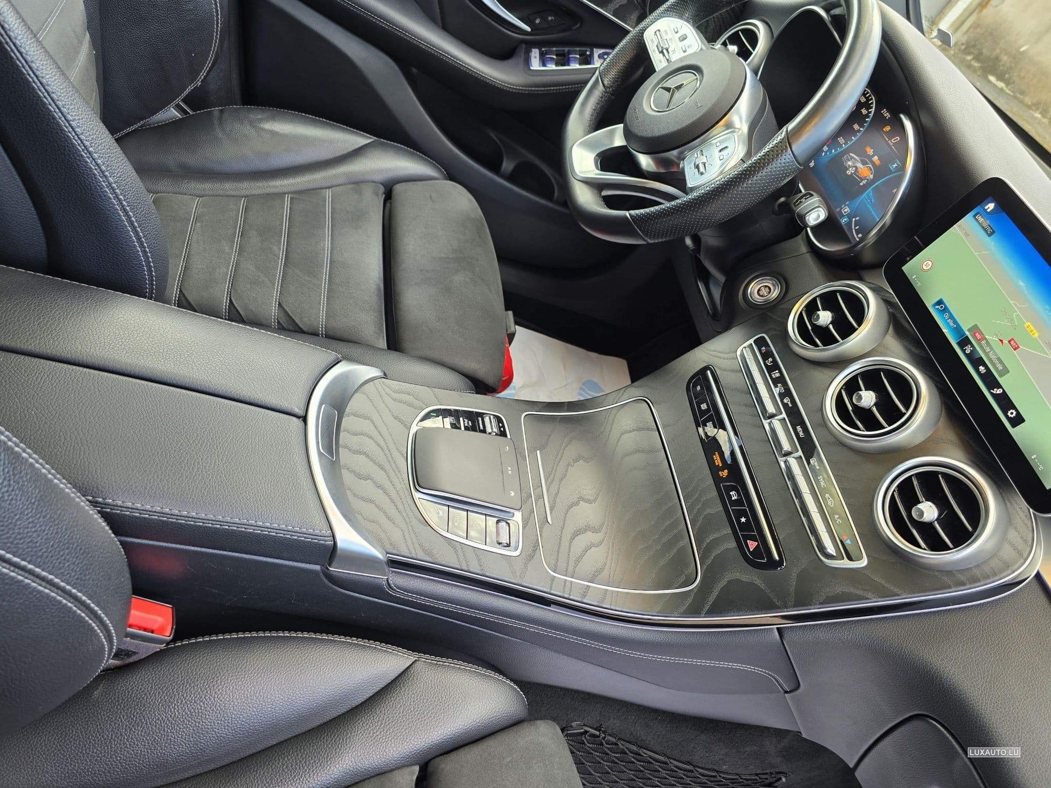 Mercedes GLC 300 AMG (2020) - Photo 4