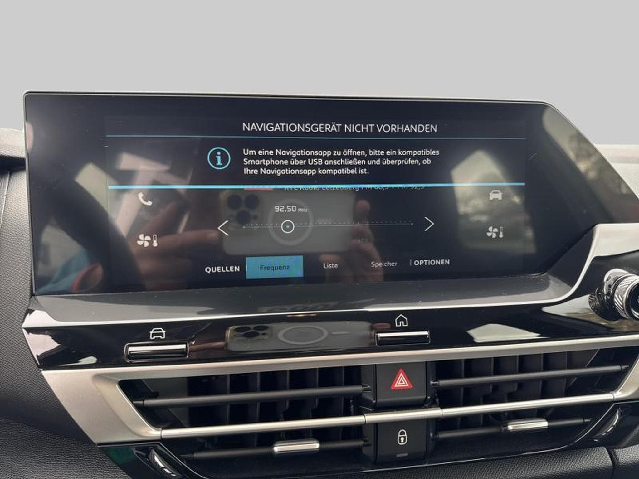 Citroen C4 FEEL (2023) - Photo 16