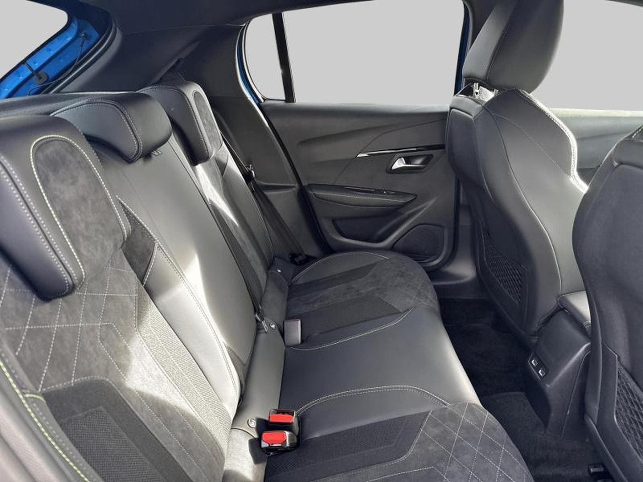 Peugeot 208 GT Line (2023) - Photo 14
