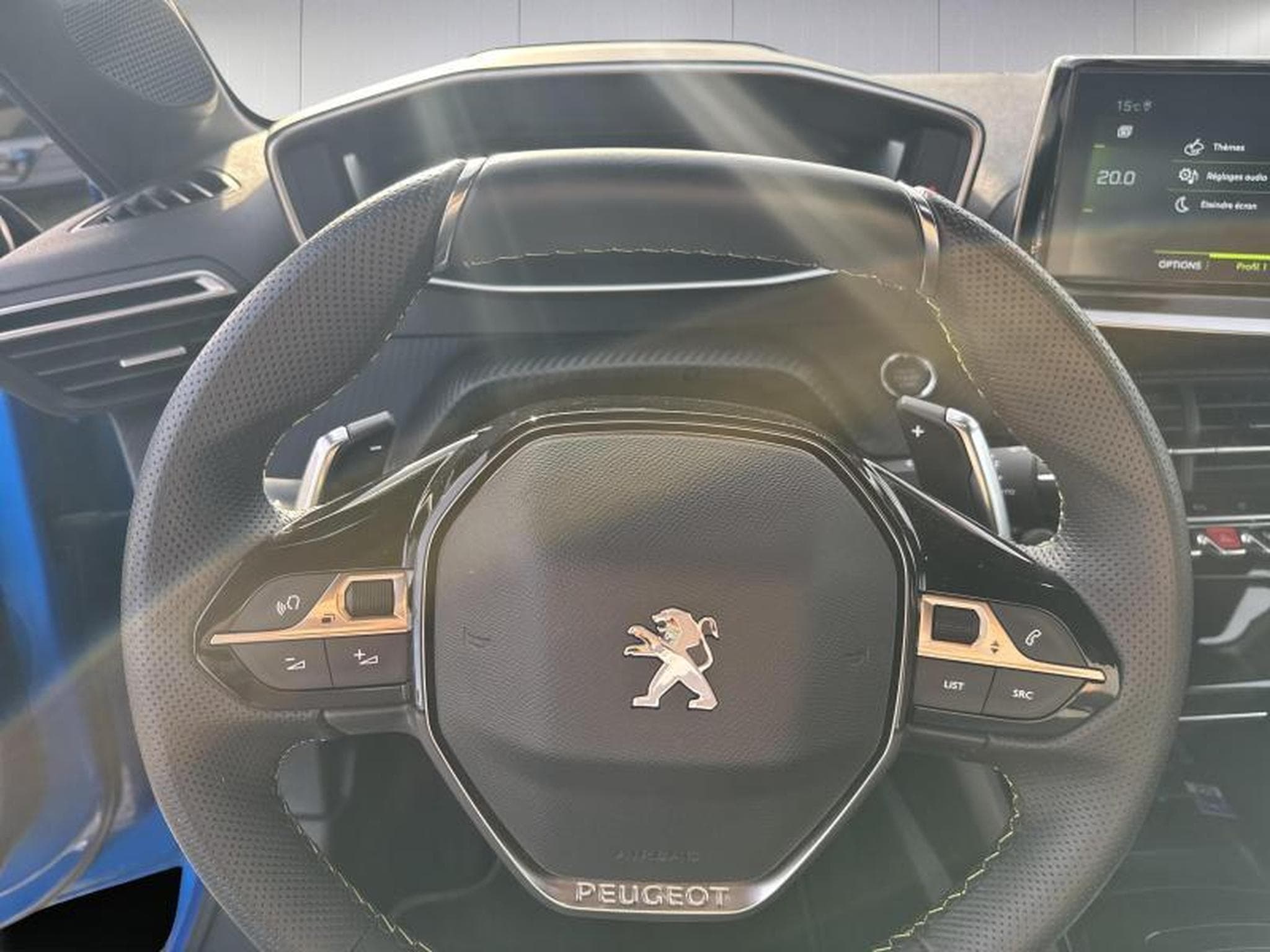 Peugeot 208 GT Line (2023) - Photo 15