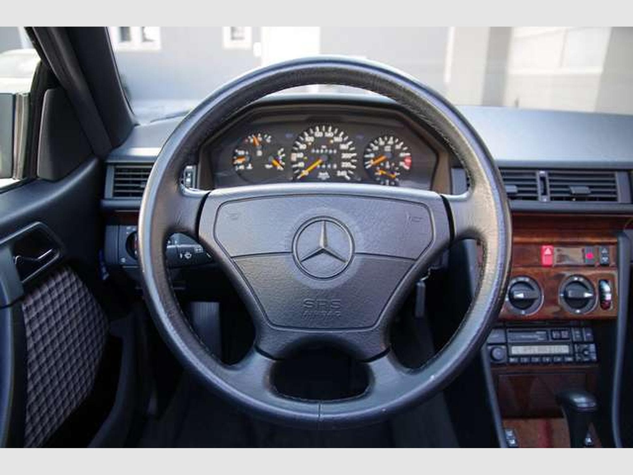 Mercedes E 200 E 200 Cabrio*W124,Automatic,Sitzheizung,Tempomat (1996) - Photo 9