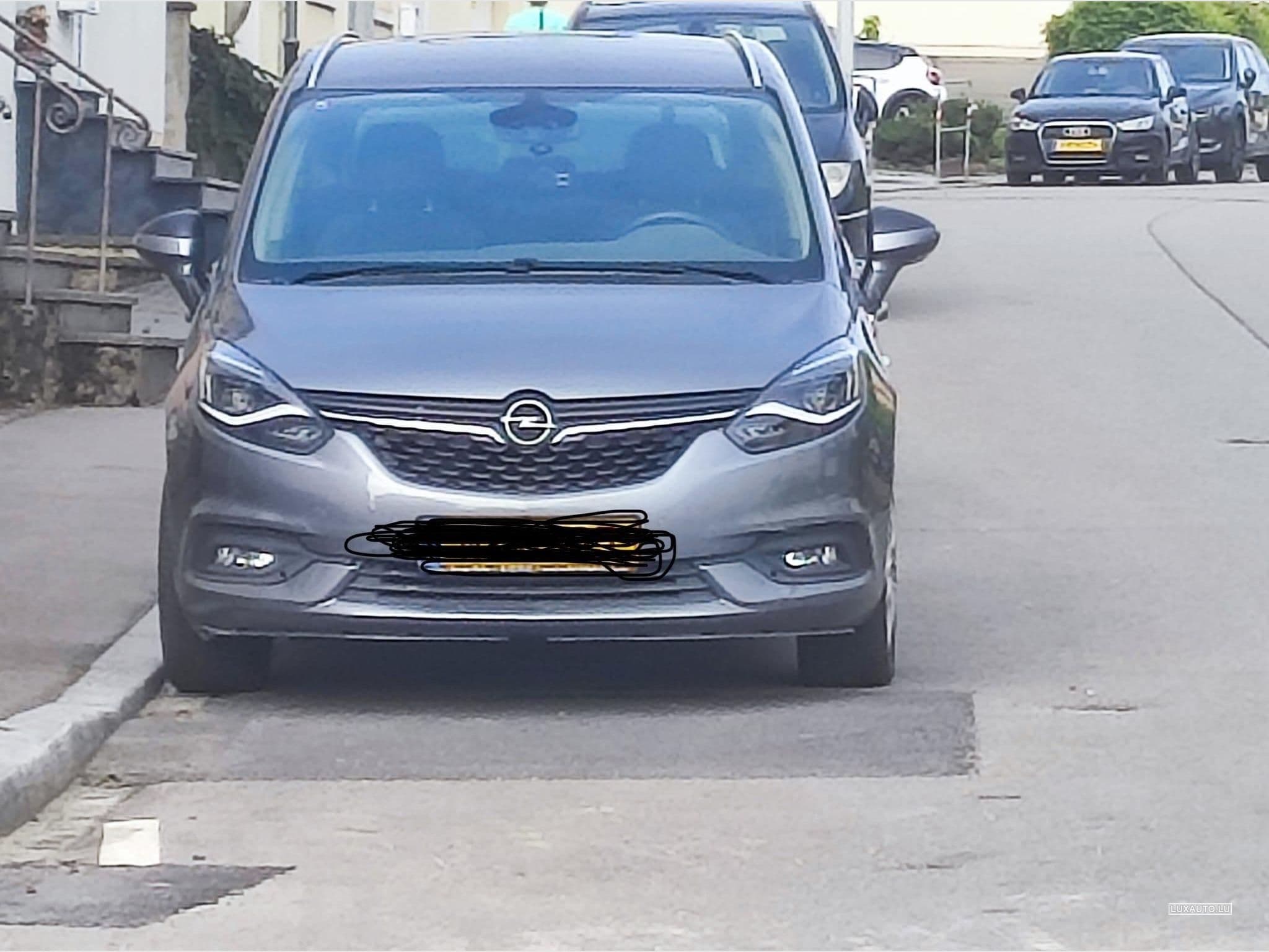 Opel Zafira (2019) - Photo 1