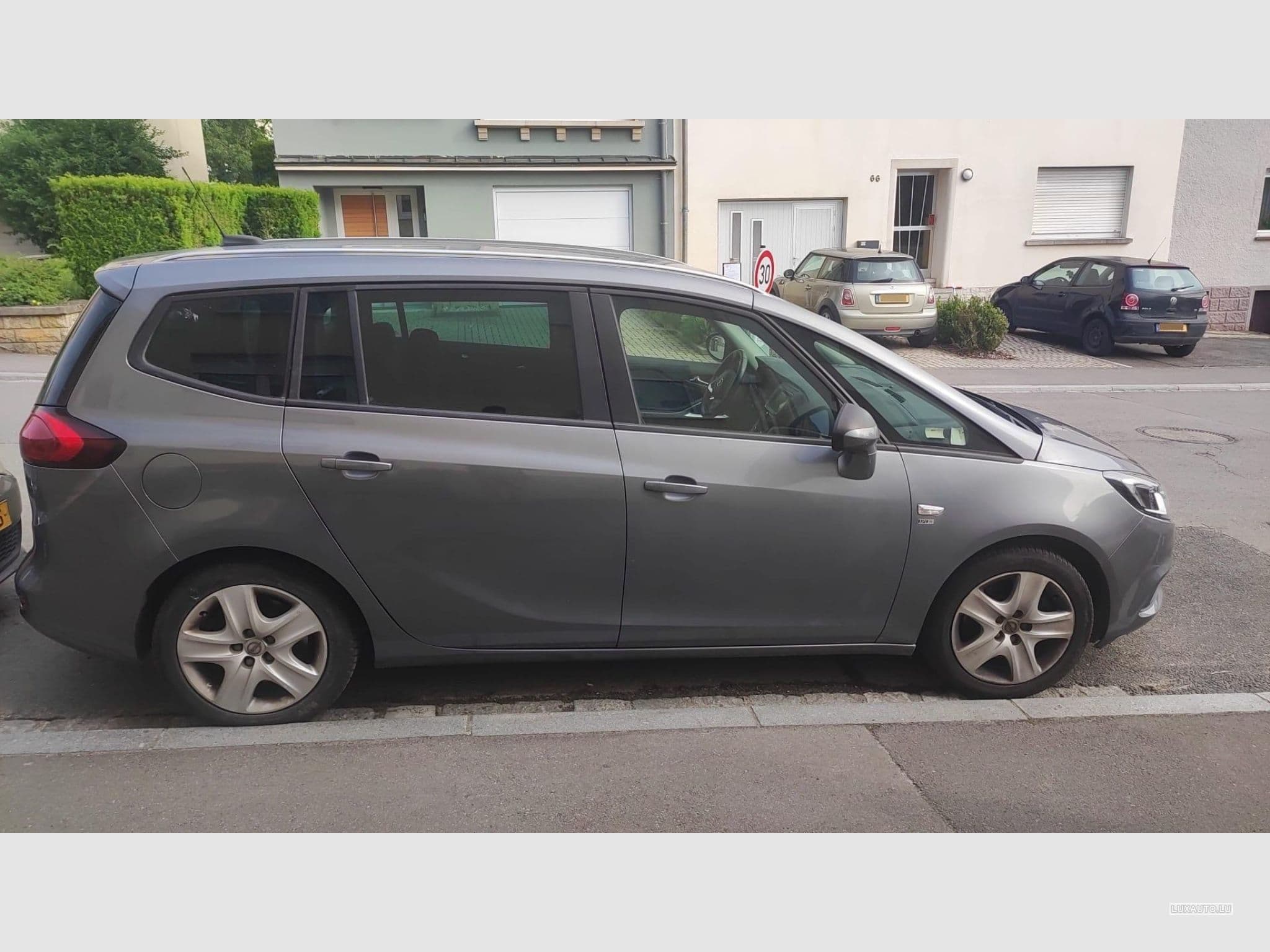 Opel Zafira (2019) - Photo 2