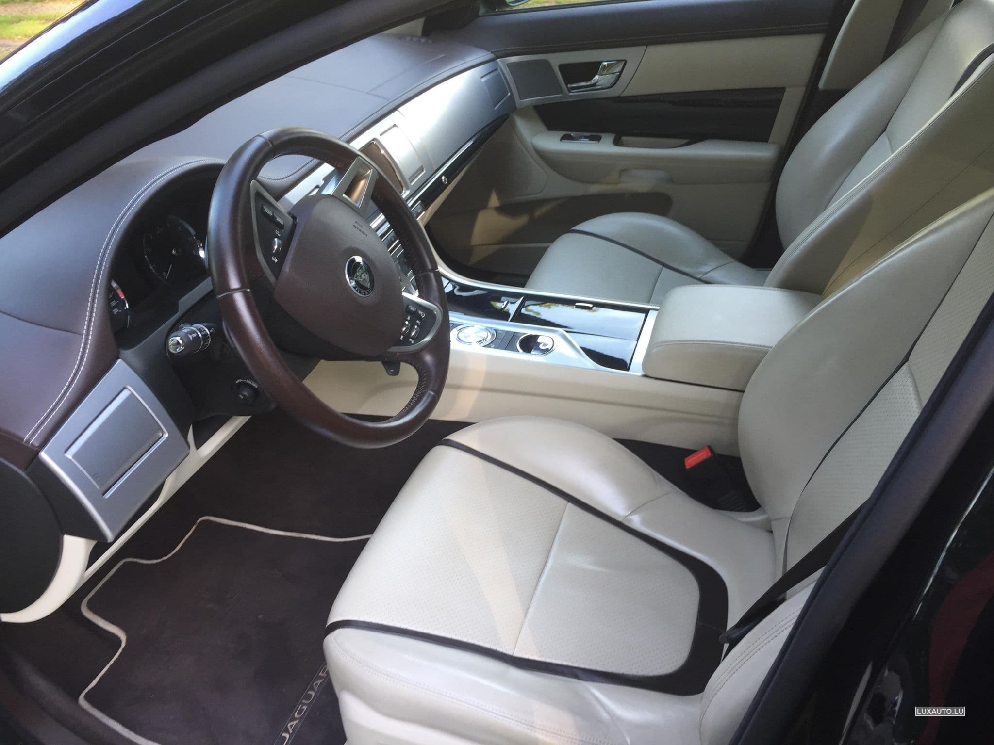 Jaguar XF (2015) - Photo 1