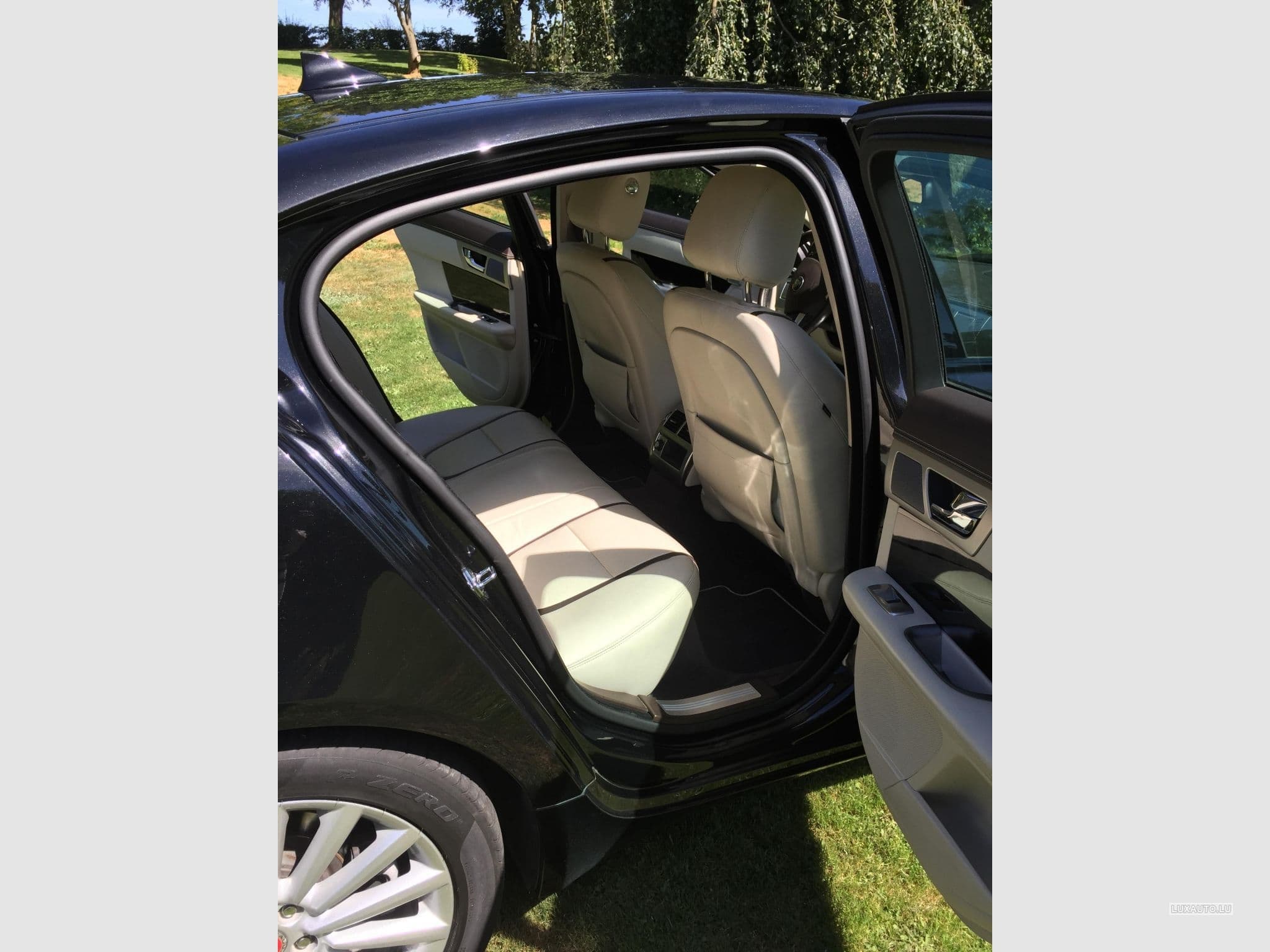 Jaguar XF (2015) - Photo 5