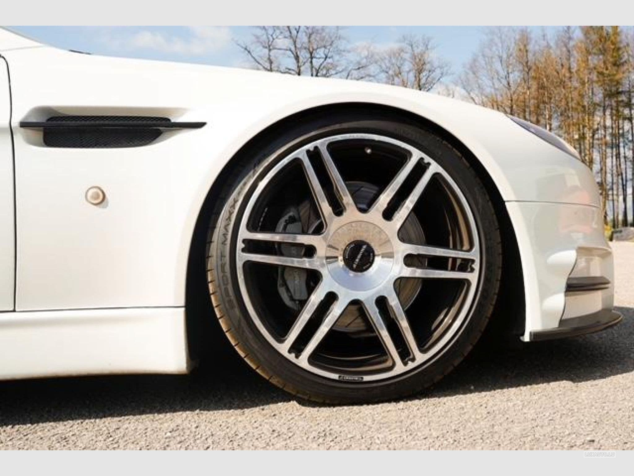 Aston-Martin V8 Vantage MANSORY (2008) - Photo 3