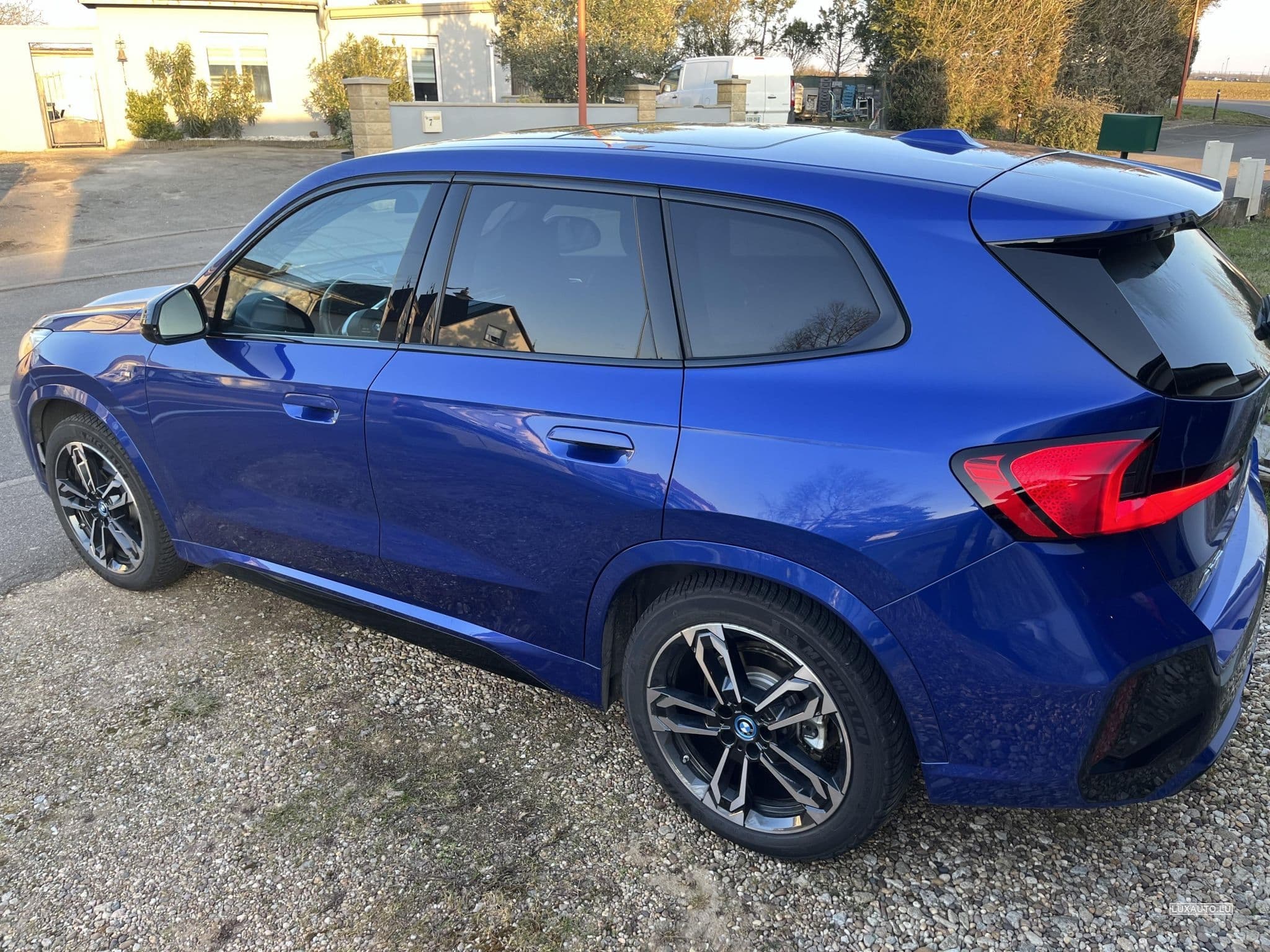 BMW iX1 Sport M (2024) - Photo 15