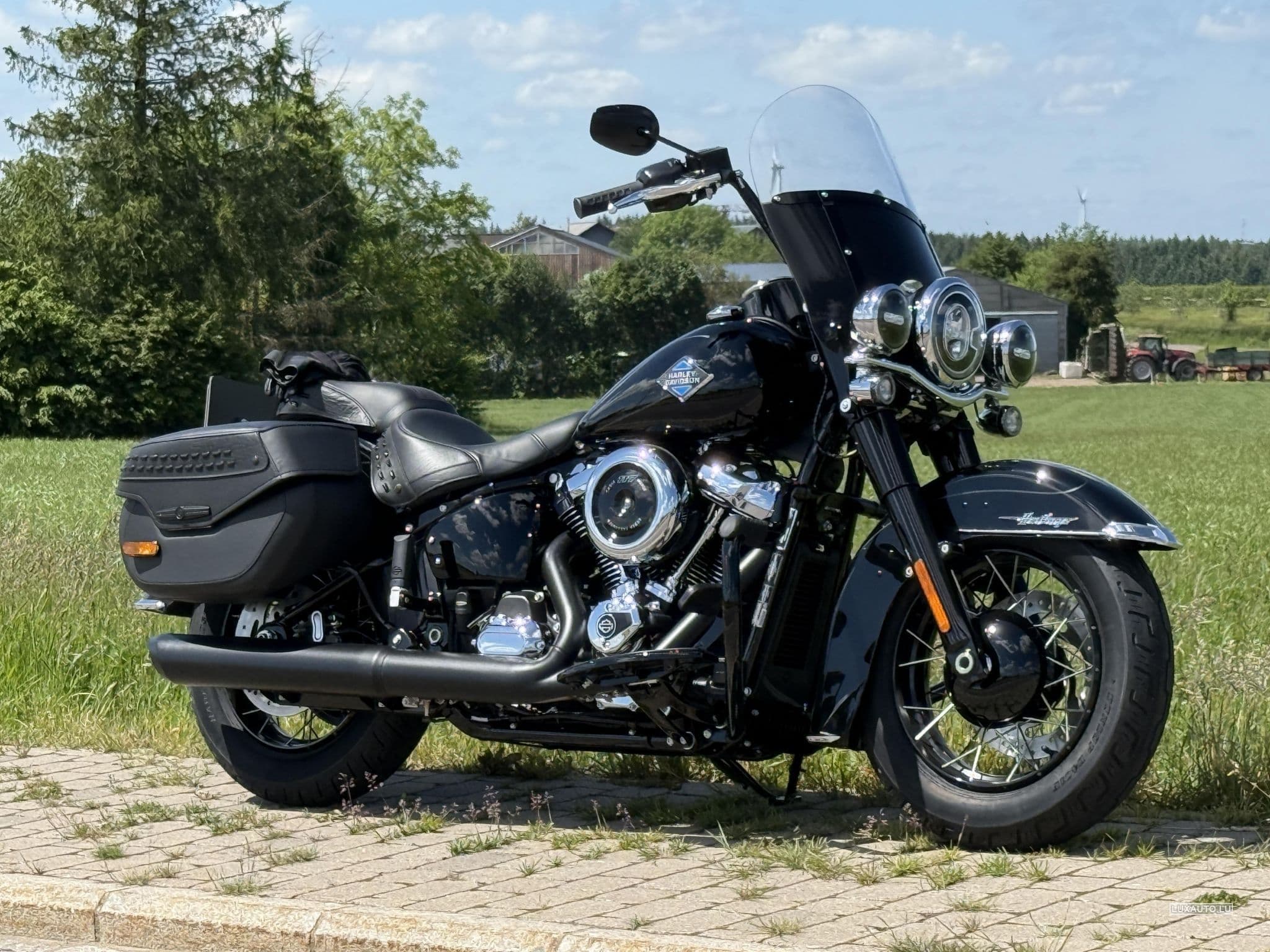 Harley-Davidson Heritage Softail Classic (2025) - Photo 1