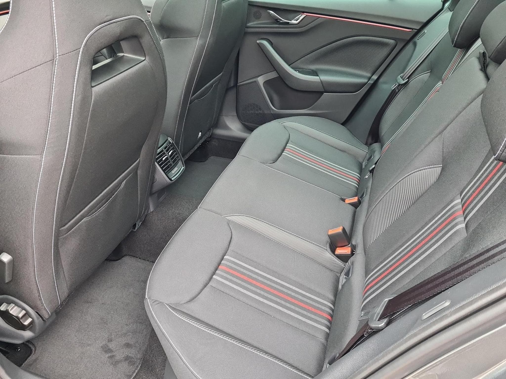 Skoda Kamiq Monte Carlo (2026) - Photo 9