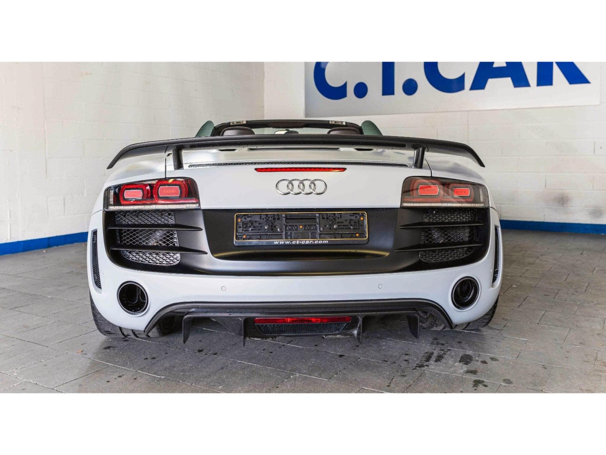 Audi R8 GT Spyder 5.2 FSI quattro 182/333 (2012) - Photo 6