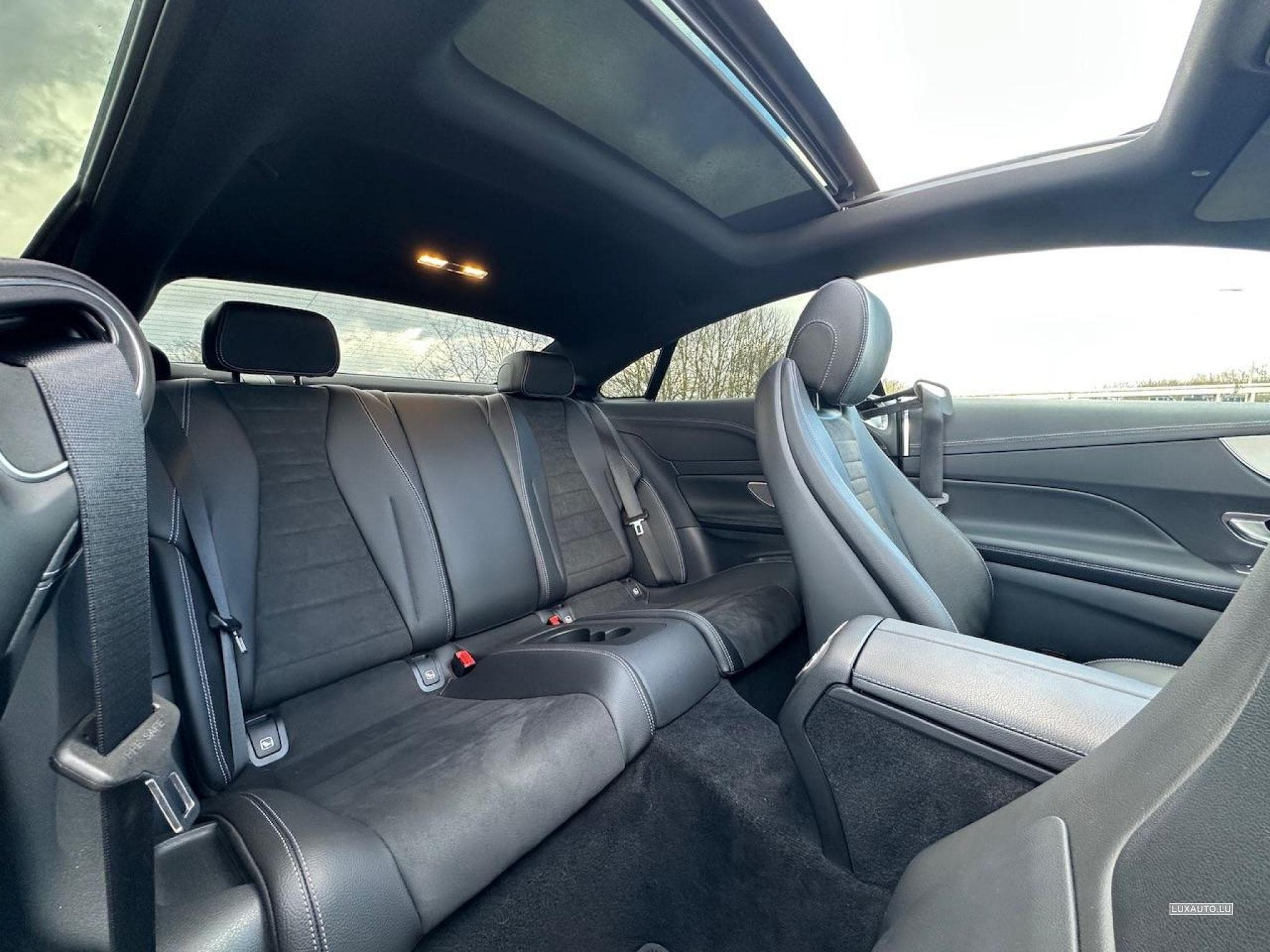 Mercedes E 220 d AMG Facelift Multibeam (2021) - Photo 10