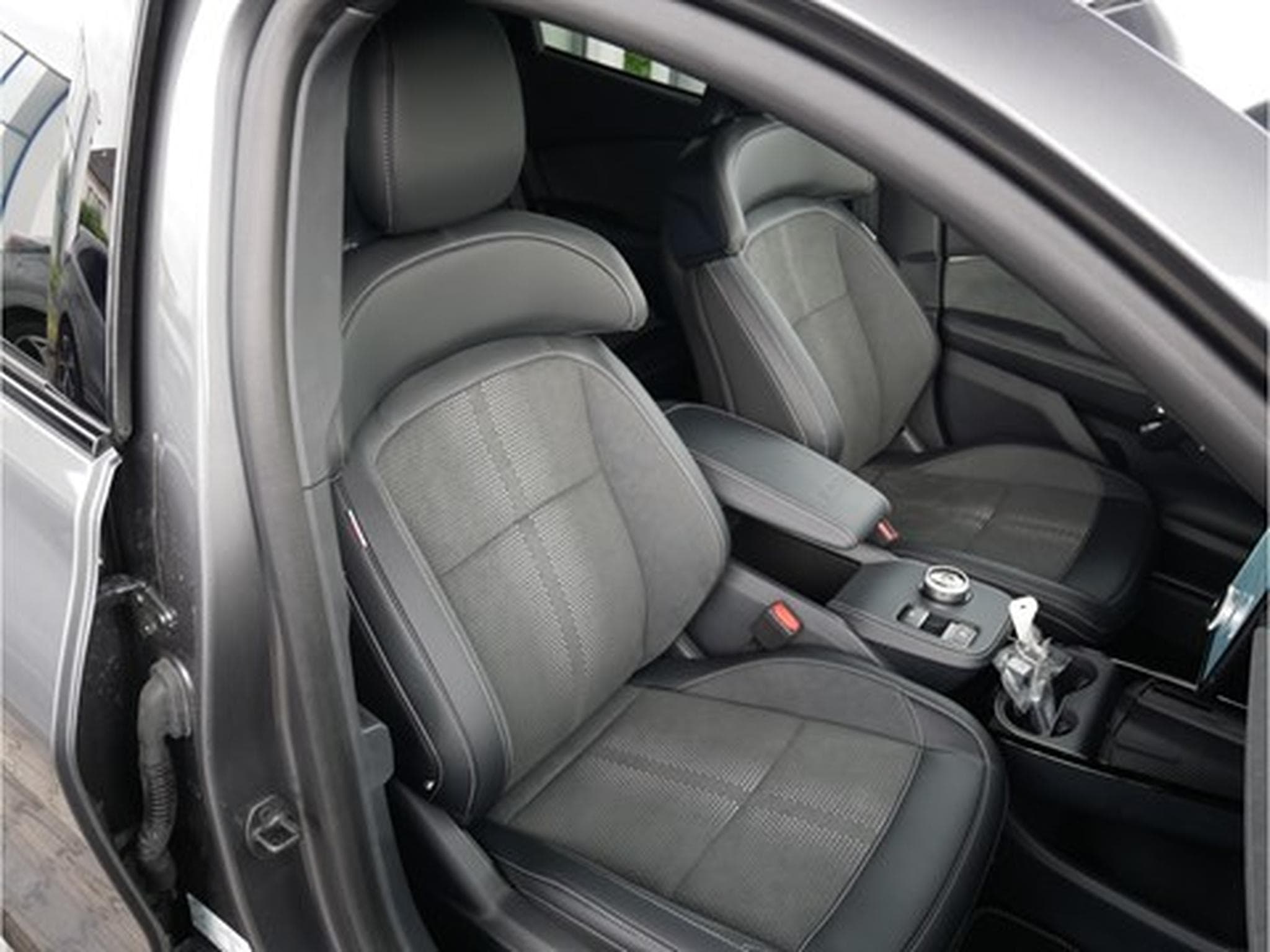 Ford Mustang Mach-E GT 99kWh Extended Range 487ch/258kW  AWD- A1 (2025) - Photo 5