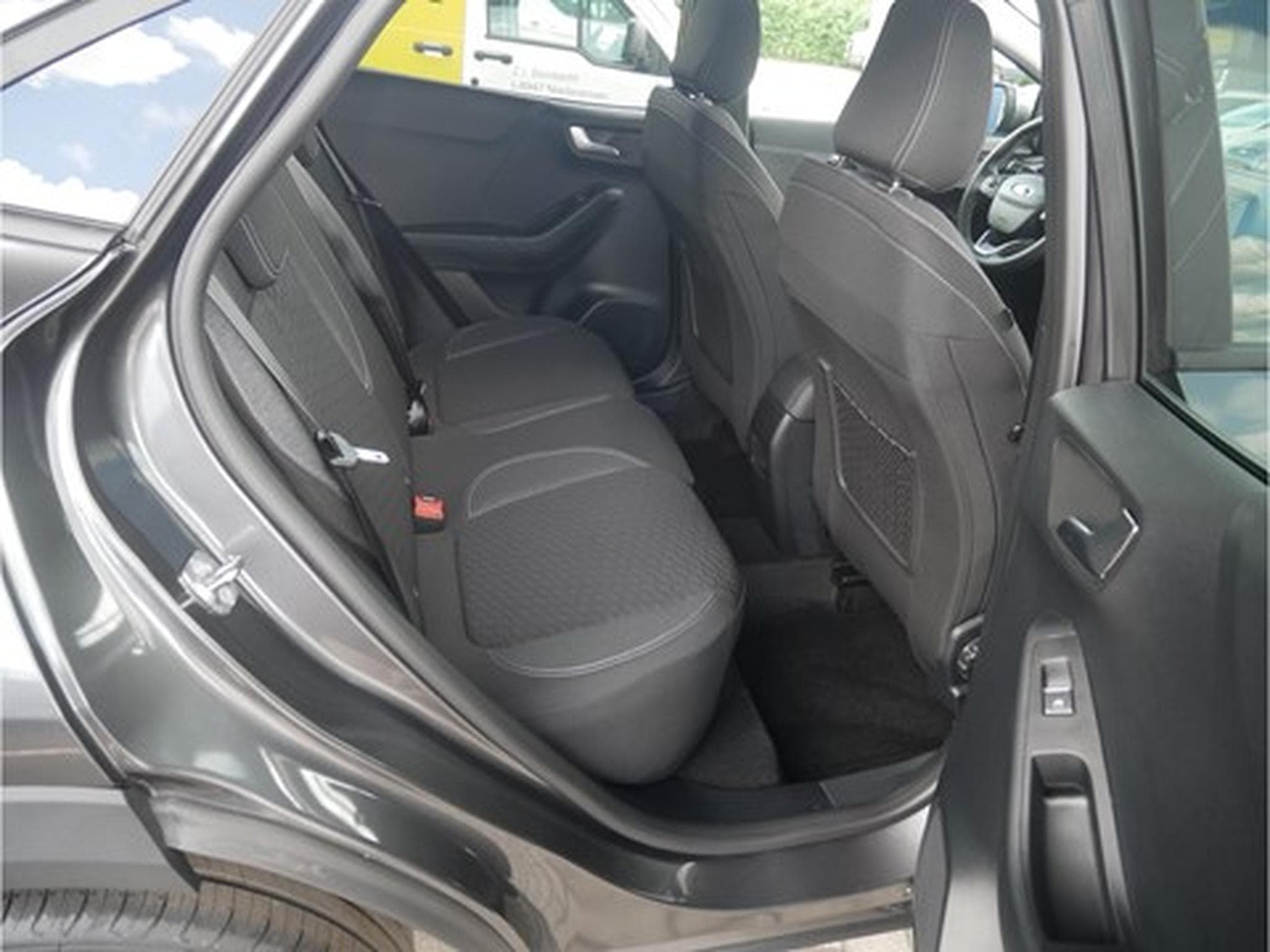 Ford Puma Titanium 1.0i EcoBoost mHEV 125ps / 92kW M6 (2023) - Photo 9