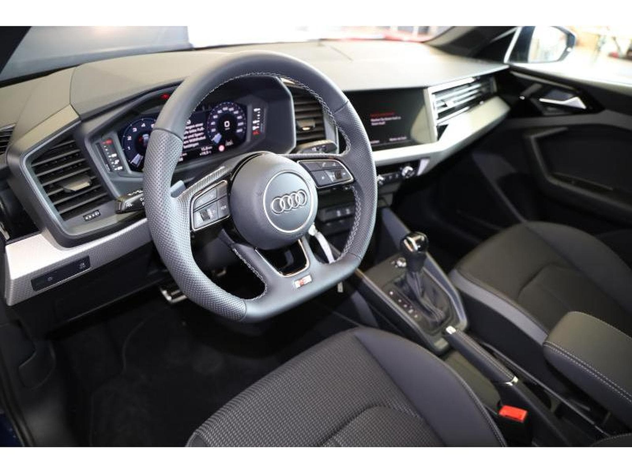 Audi A1 Sportback S Line (2024) - Photo 8