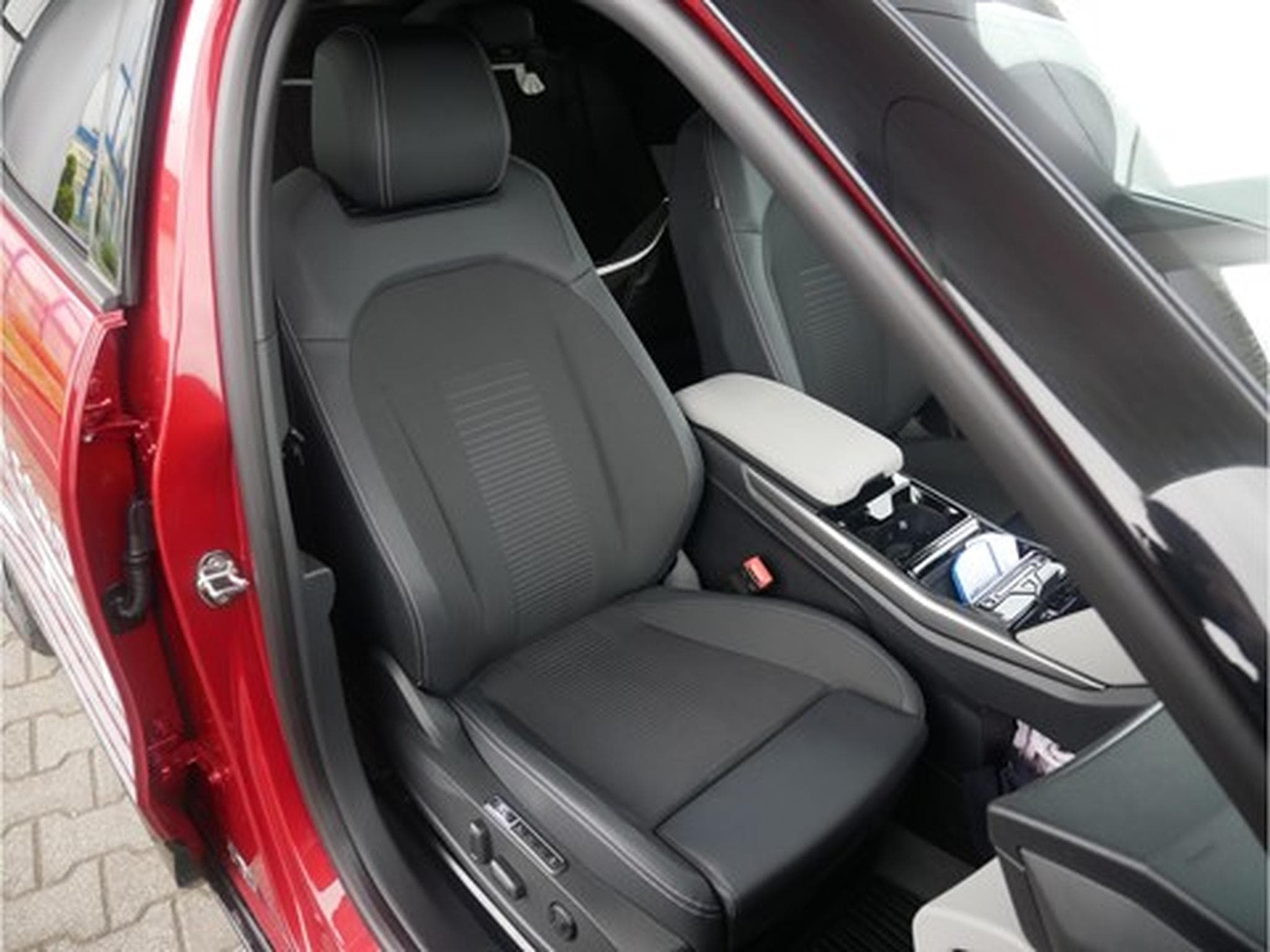 Ford Capri Capri 79kWh Extended Range AWD 340ch/250kW - A1 (2024) - Photo 5