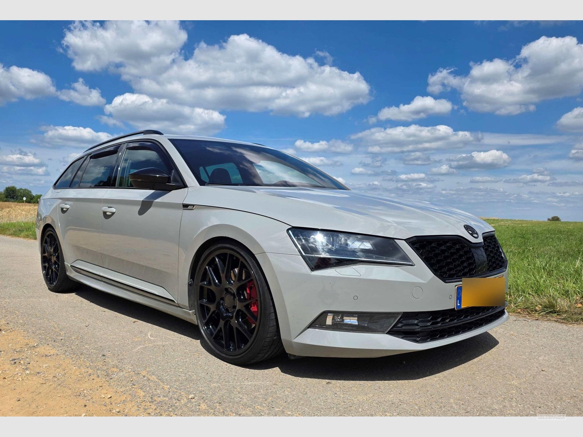 Skoda Superb Sportline (2018) - Photo 1