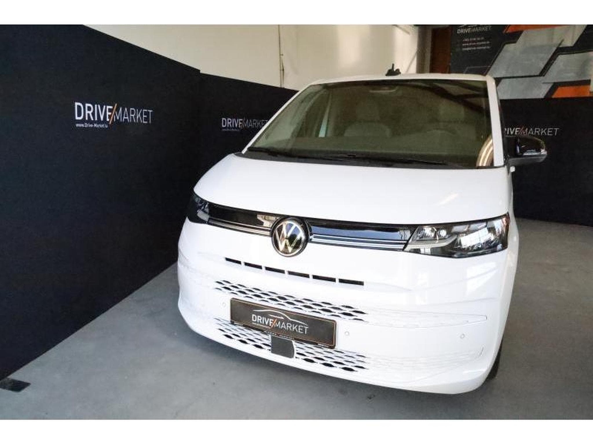 VW T7 Life LONG (2025) - Photo 13