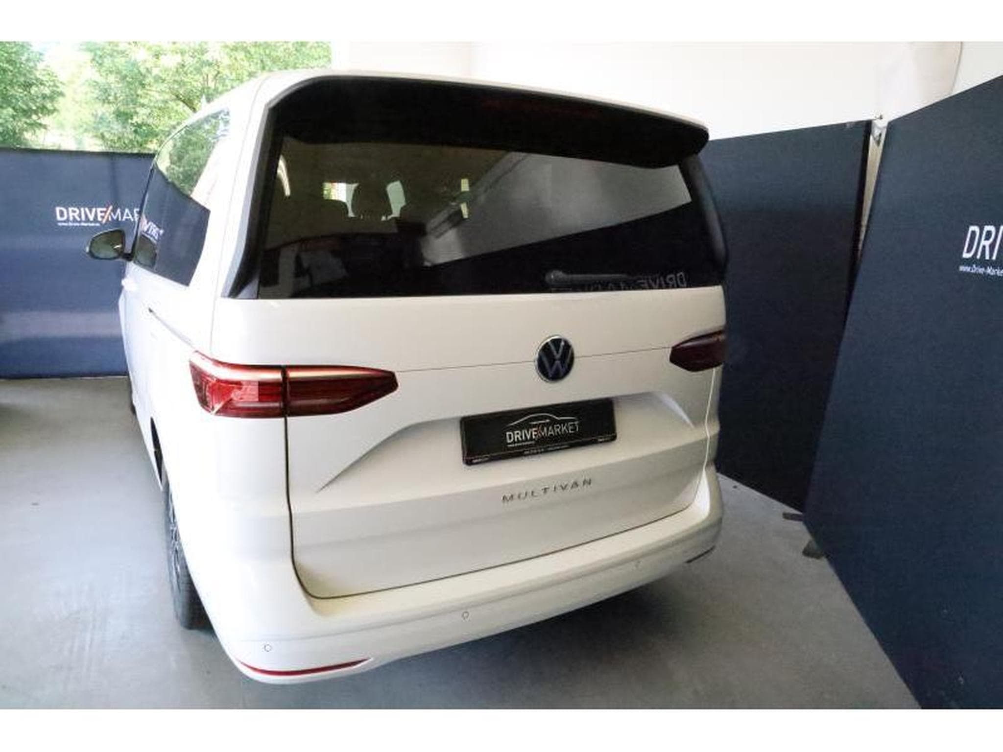 VW T7 Life LONG (2025) - Photo 16