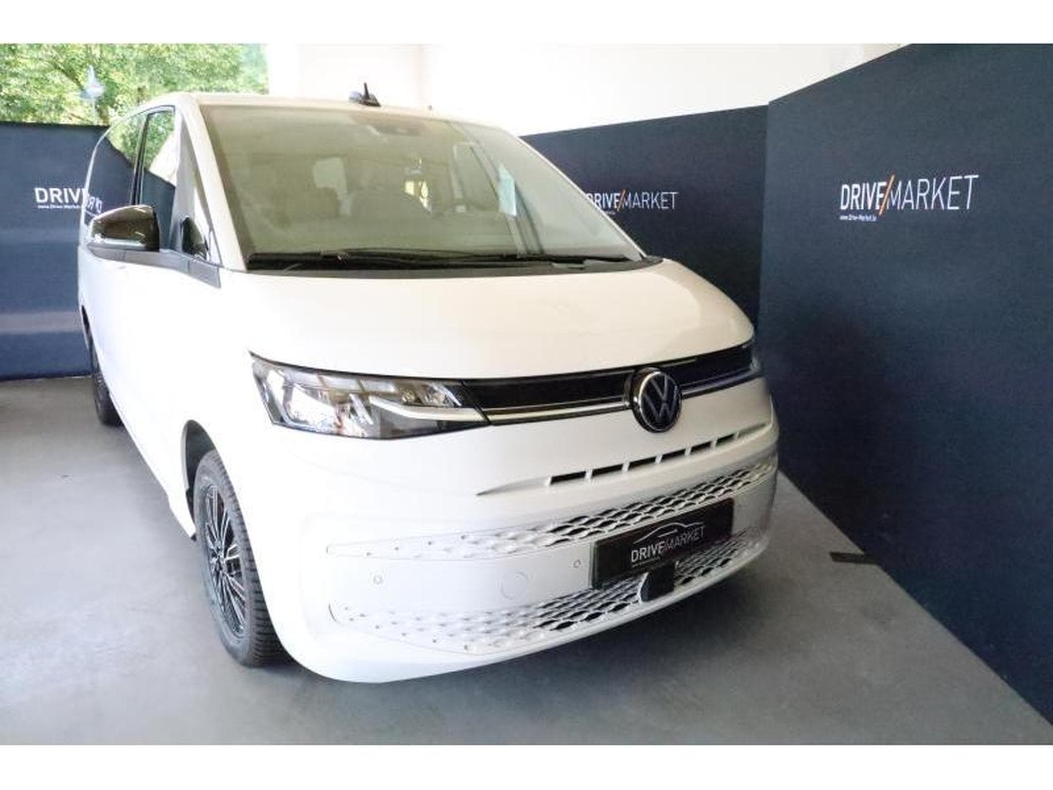 VW T7 Life LONG (2025) - Photo 19