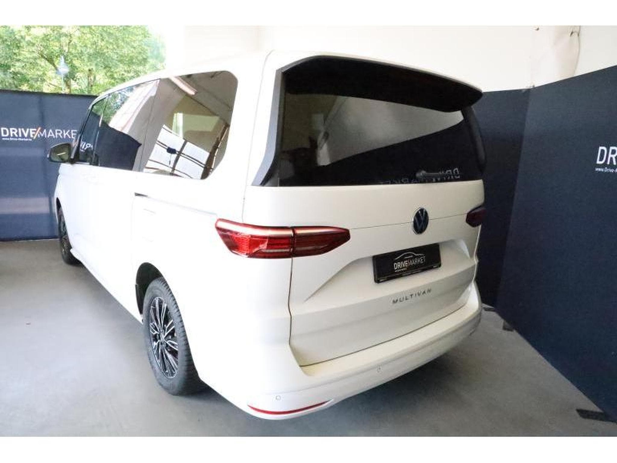 VW T7 Life LONG (2025) - Photo 3