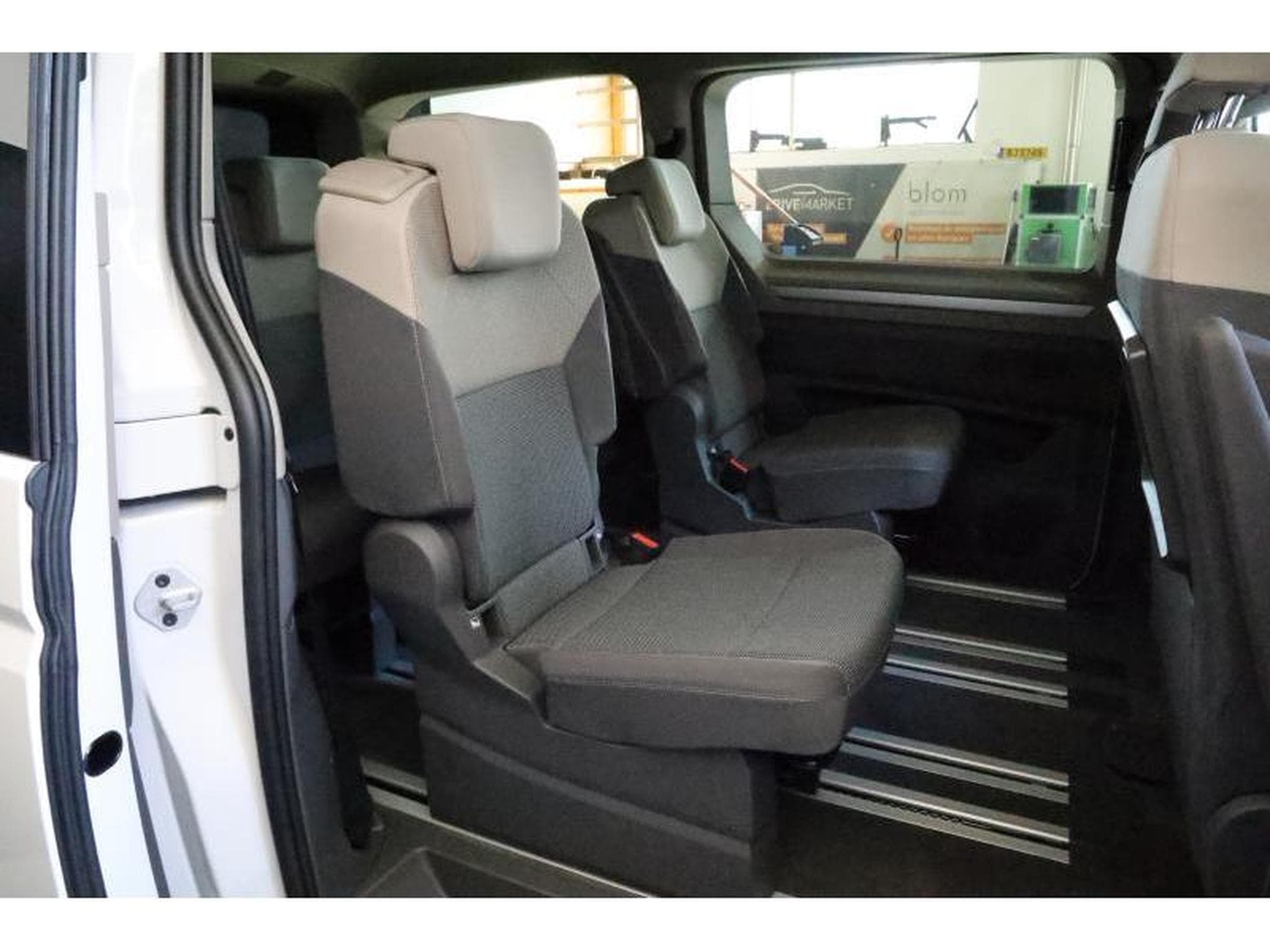 VW T7 Life LONG (2025) - Photo 4