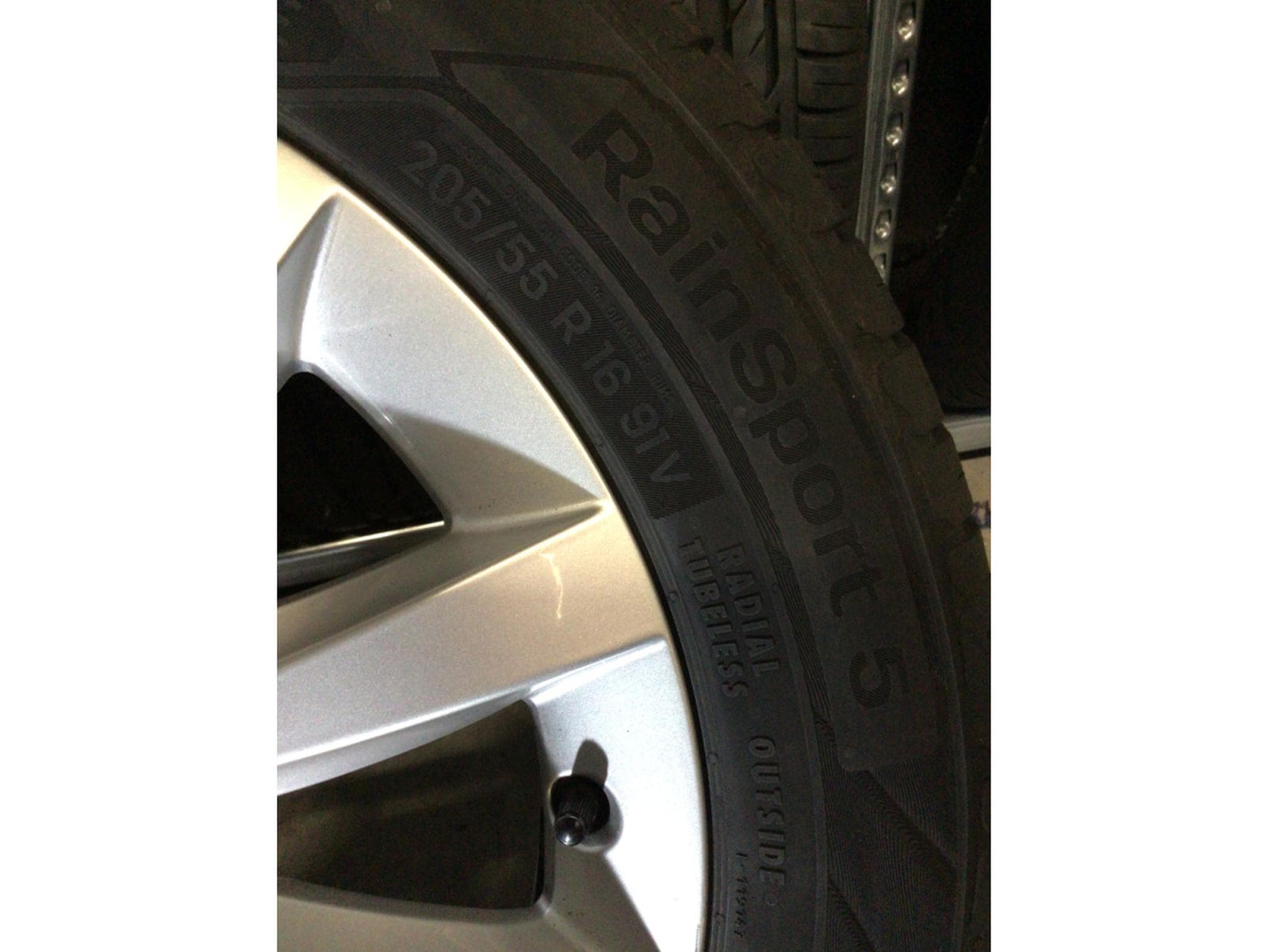 Jantes alu + Pneus é – 16" - Photo 4