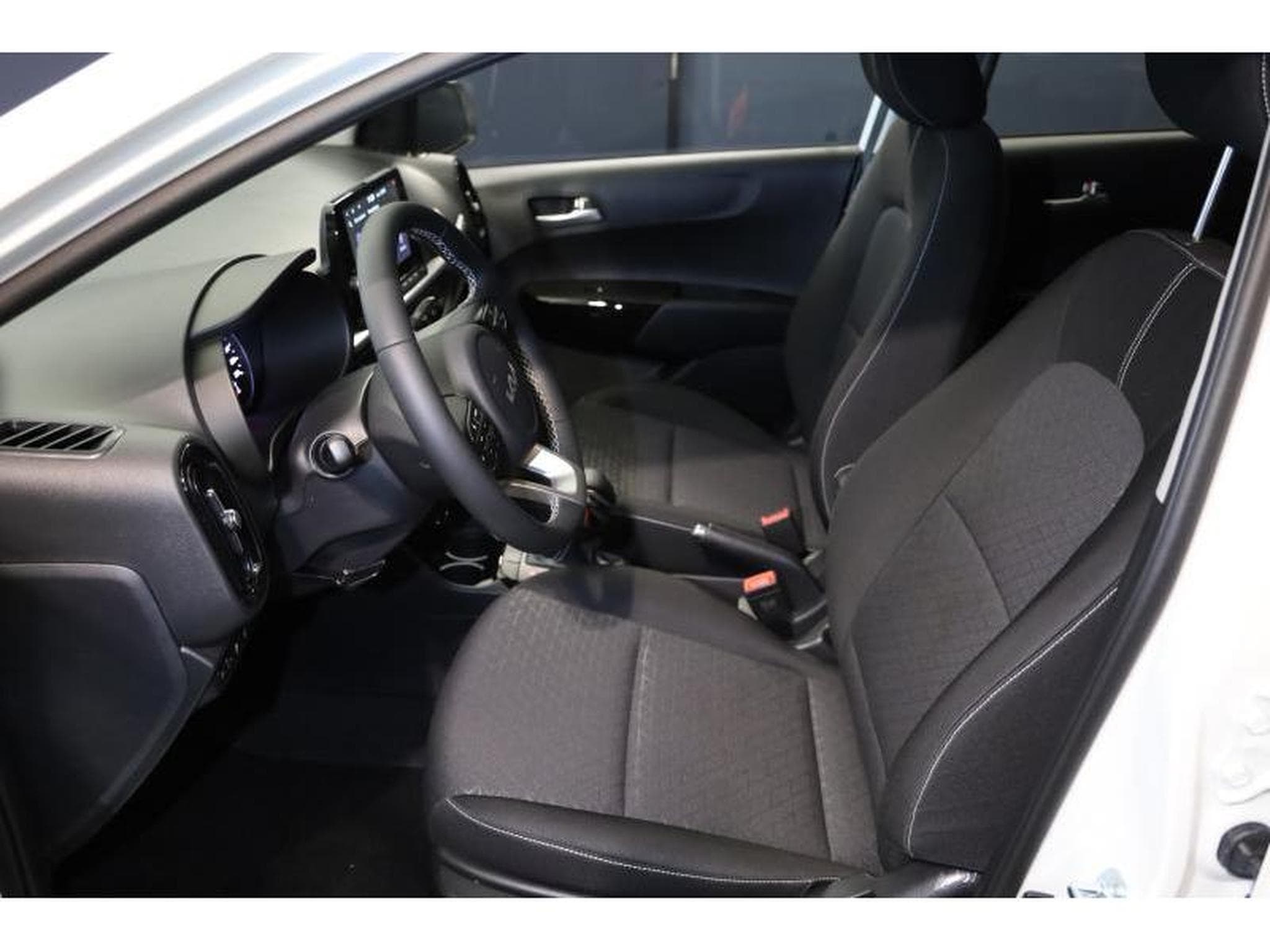 Kia Picanto Pulse (2023) - Photo 9