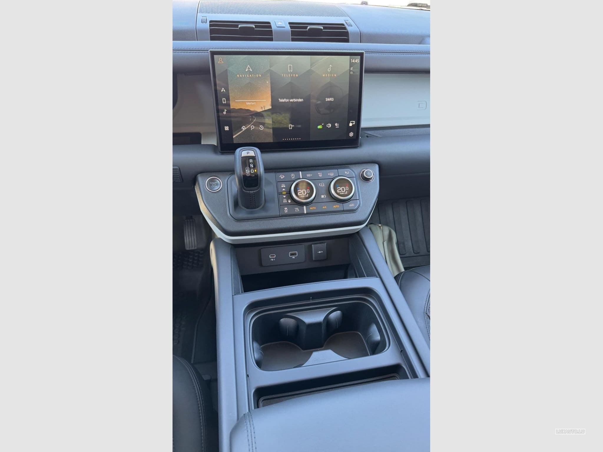 Land-Rover Defender SE (2022) - Photo 11